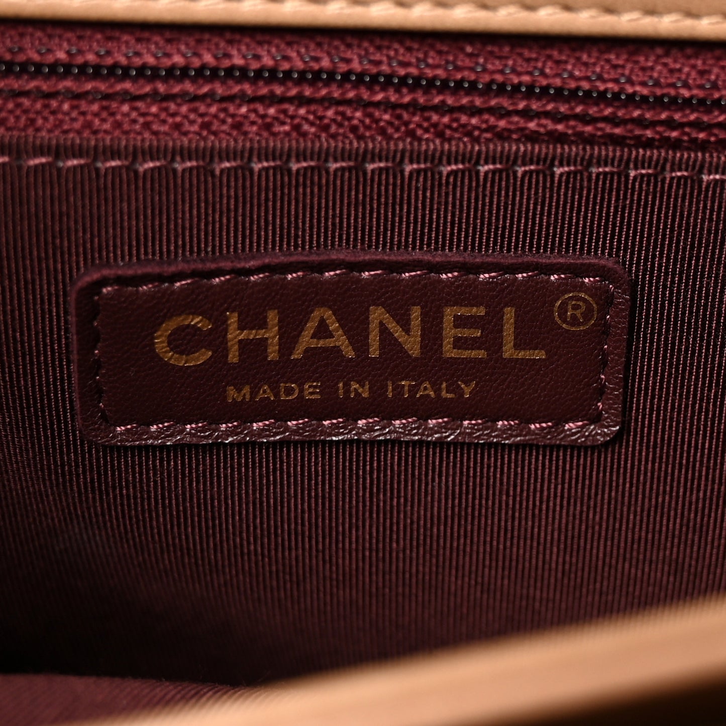 Shiny Lambskin Quilted Around The Corner Flap Beige