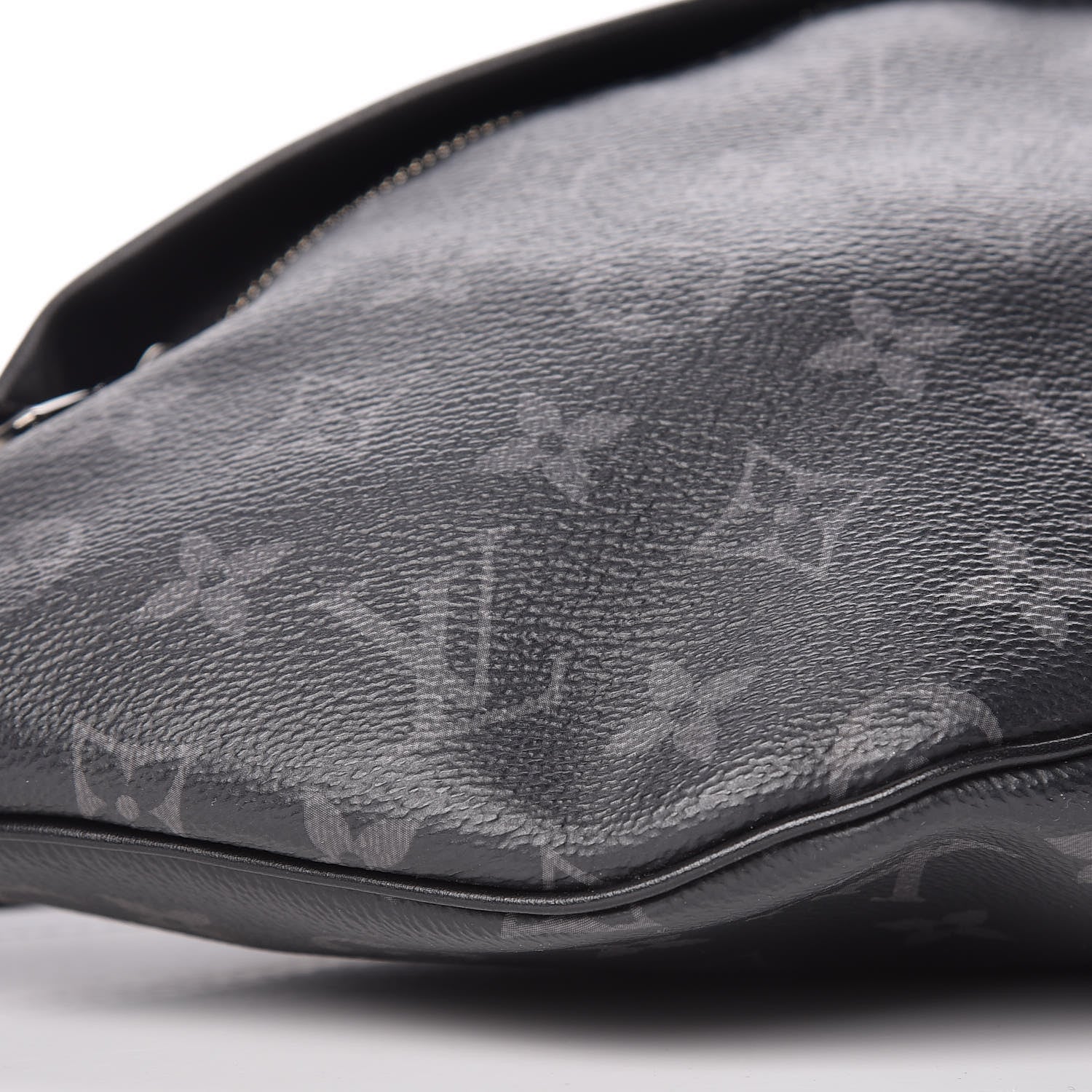 Louis Vuitton Monogram Eclipse Discovery Bumbag 9 of 10