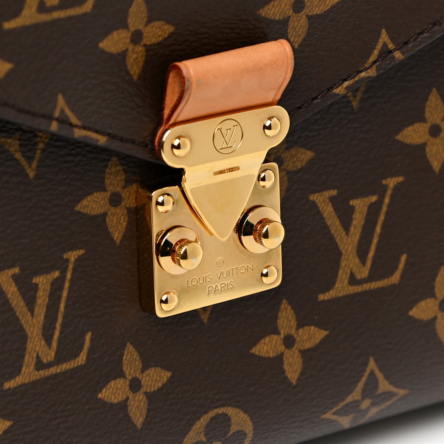 Monogram Metis
