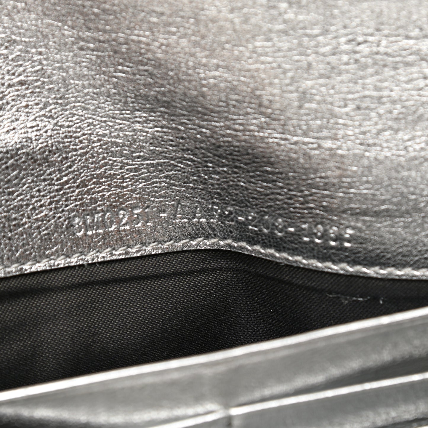 Vitello Catalan Mirror FF 1974 Embossed Continental Wallet Argento