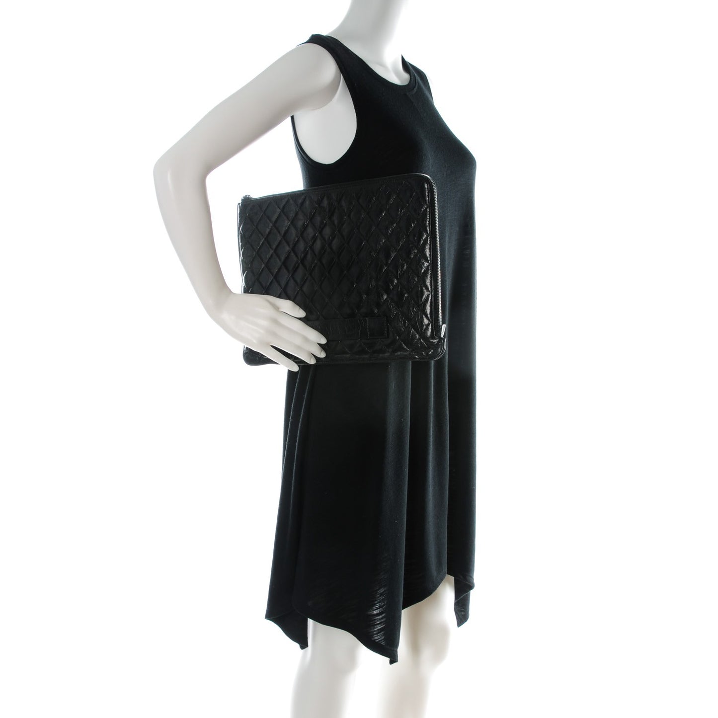 Crumpled Lambskin Quilted Large Slide Pouch Black