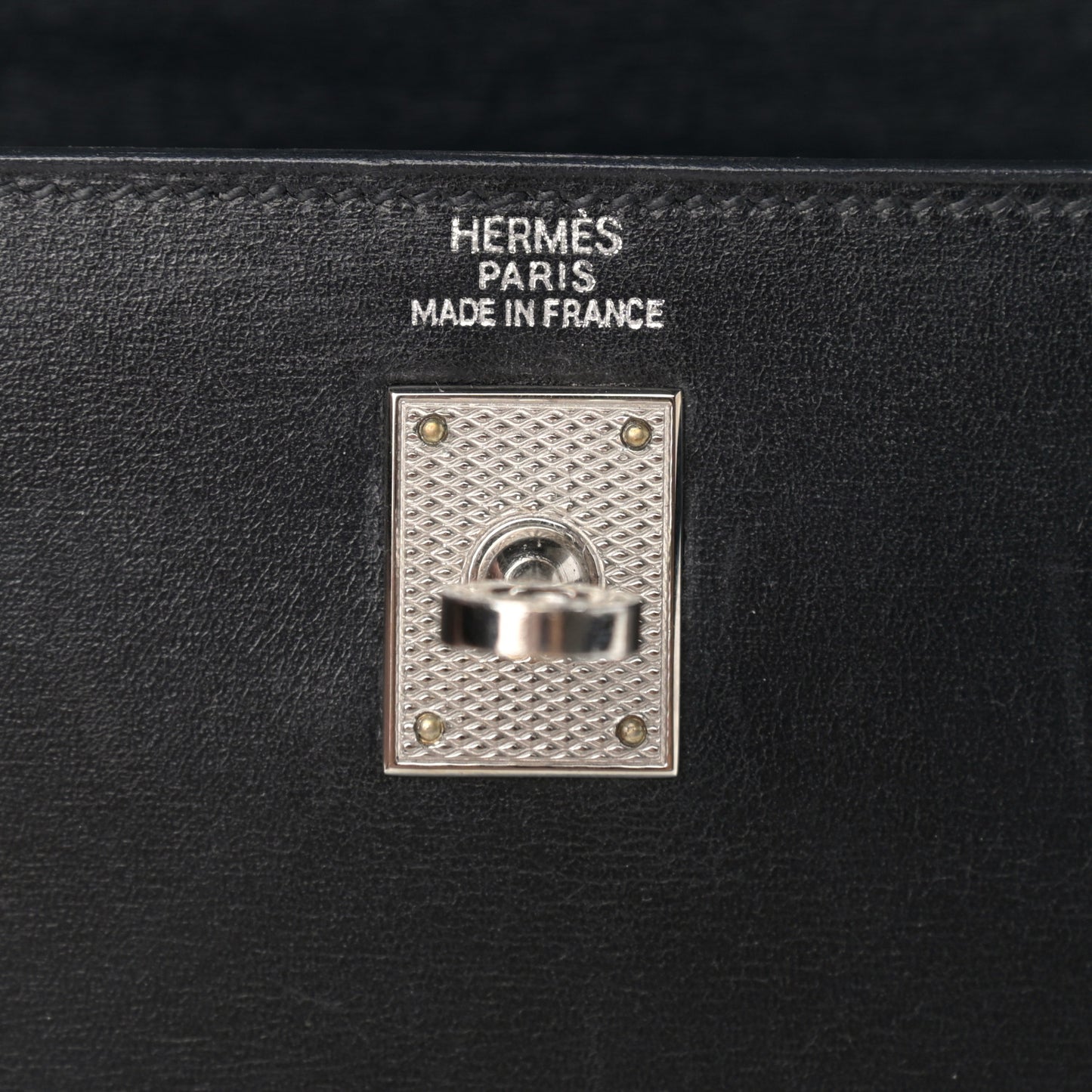 Box Kelly Sellier Guilloche 25 Black