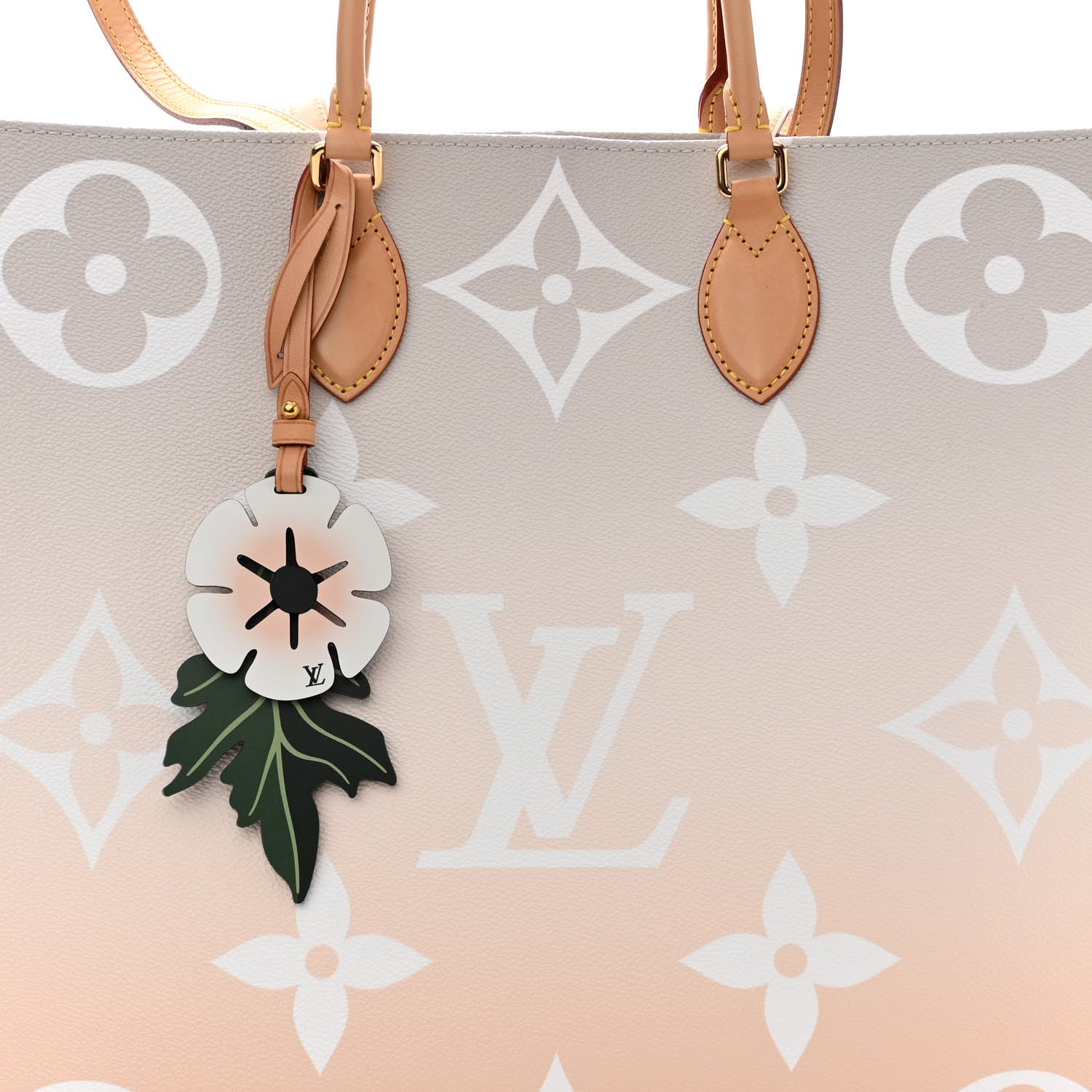 Louis Vuitton Monogram Giant By The Pool Onthego GM Brume 7 of 10