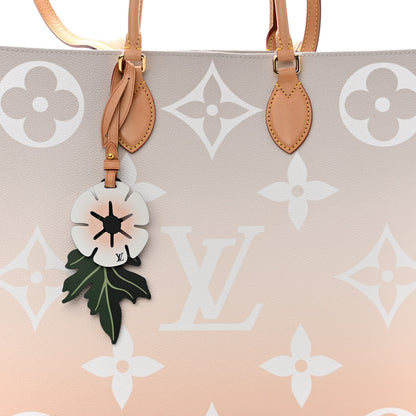 Louis Vuitton Monogram Giant By The Pool Onthego GM Brume 7 of 10