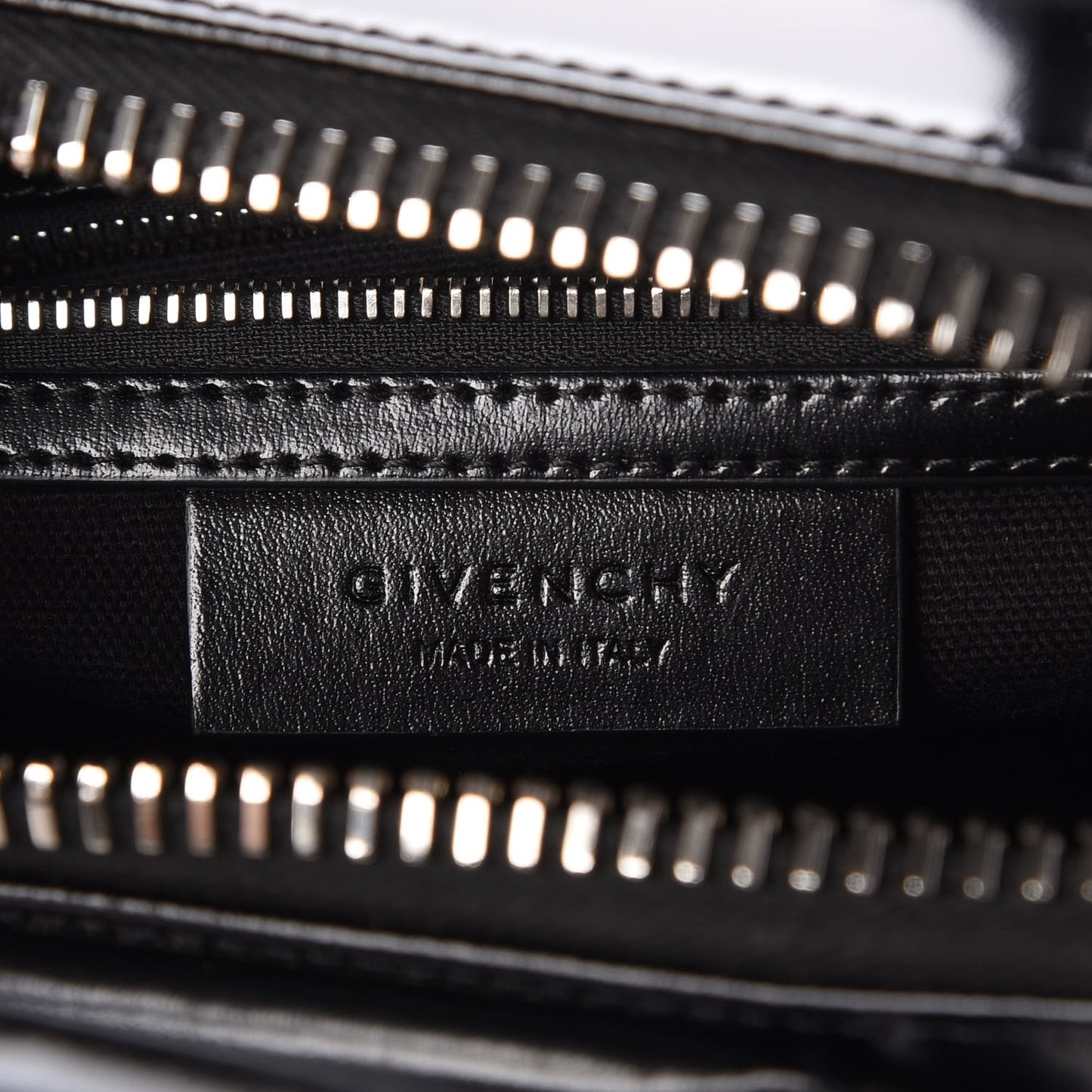 Shiny Lord Calfskin Mini Antigona Black
