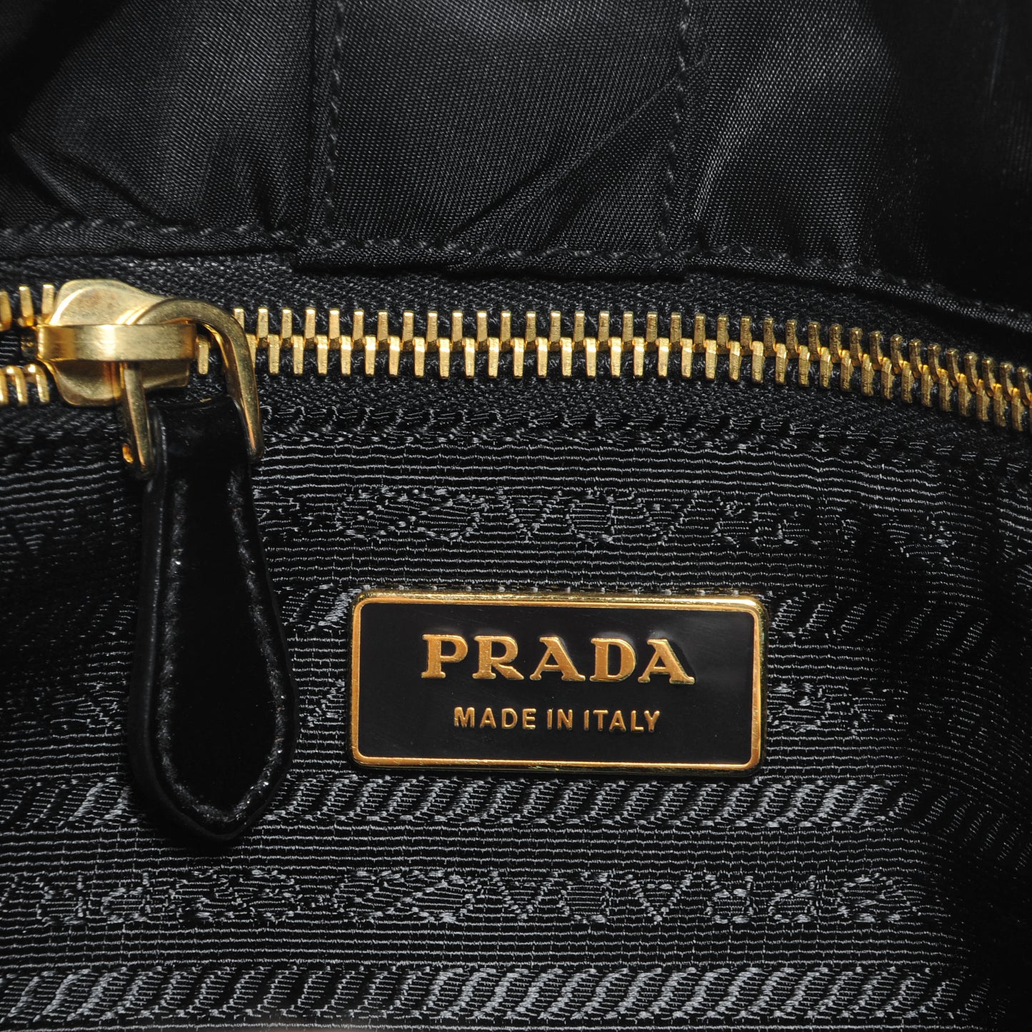 Tessuto Nylon Chevron Shoulder Bag Nero Black