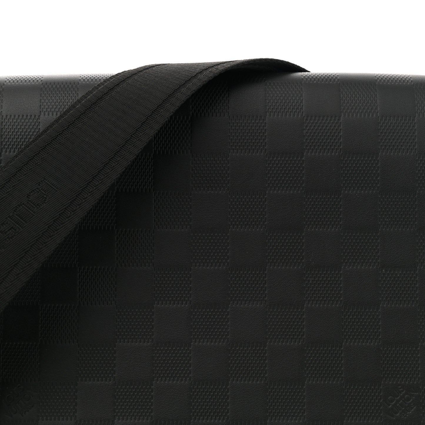 Damier Infini District PM Onyx