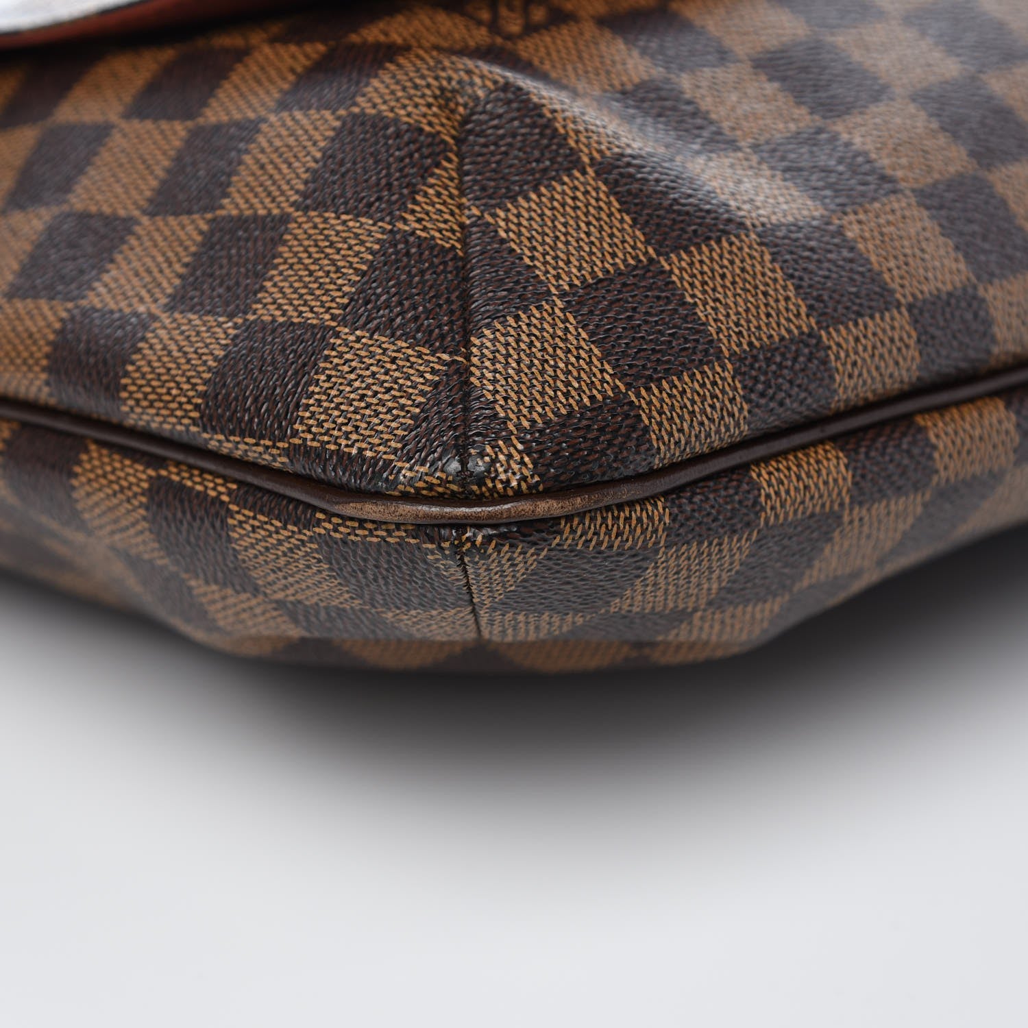 Louis Vuitton Damier Ebene Musette GM 9 of 10