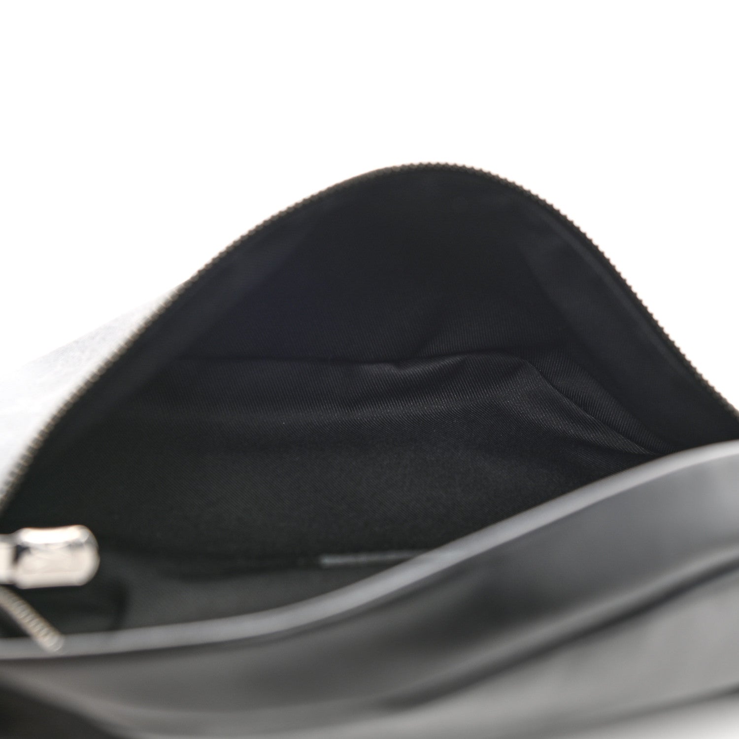 Louis Vuitton Monogram Eclipse Discovery Bumbag 5 of 10