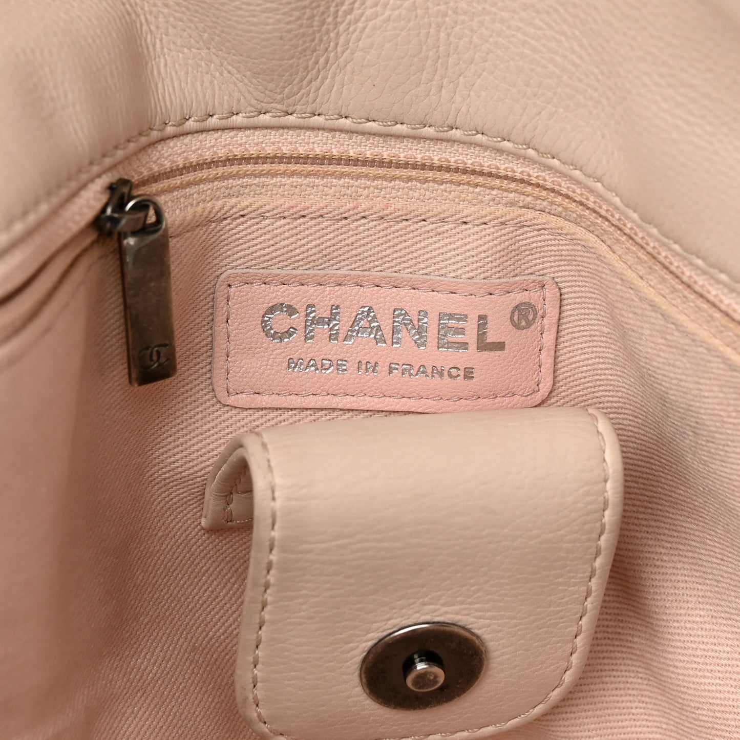 Calfskin Quilted Couture Messenger Light Pink