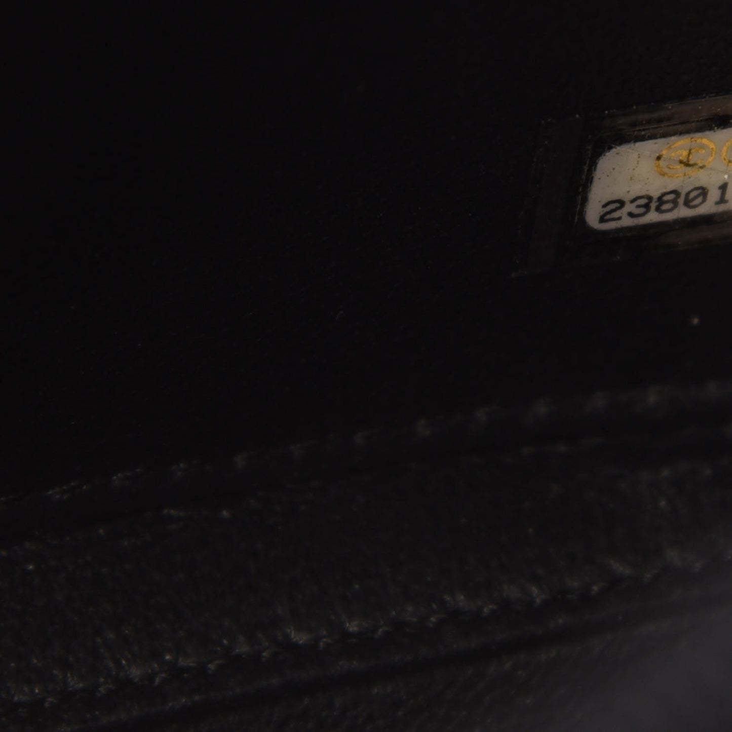 Caviar Quilted Medium CC Filigree Vanity Case White Black