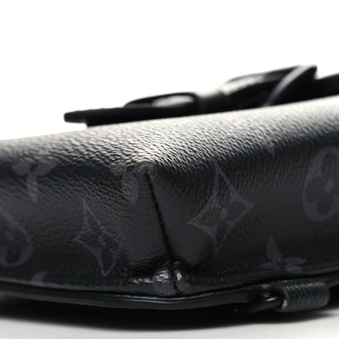 Monogram Eclipse Saumur Slingbag Black