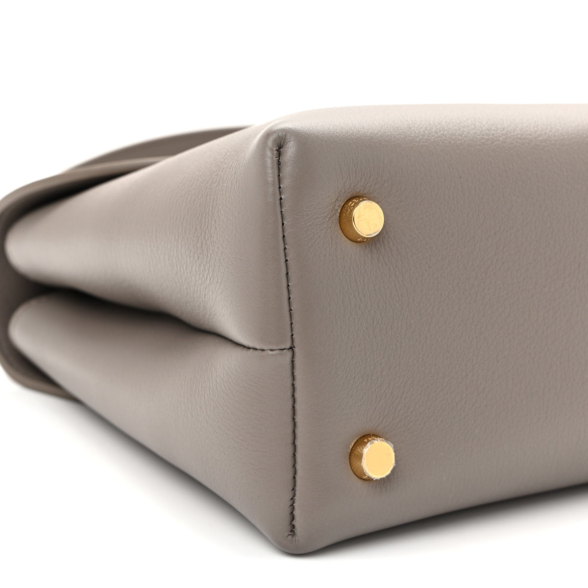 Supple Calfskin Medium Nino Pebble