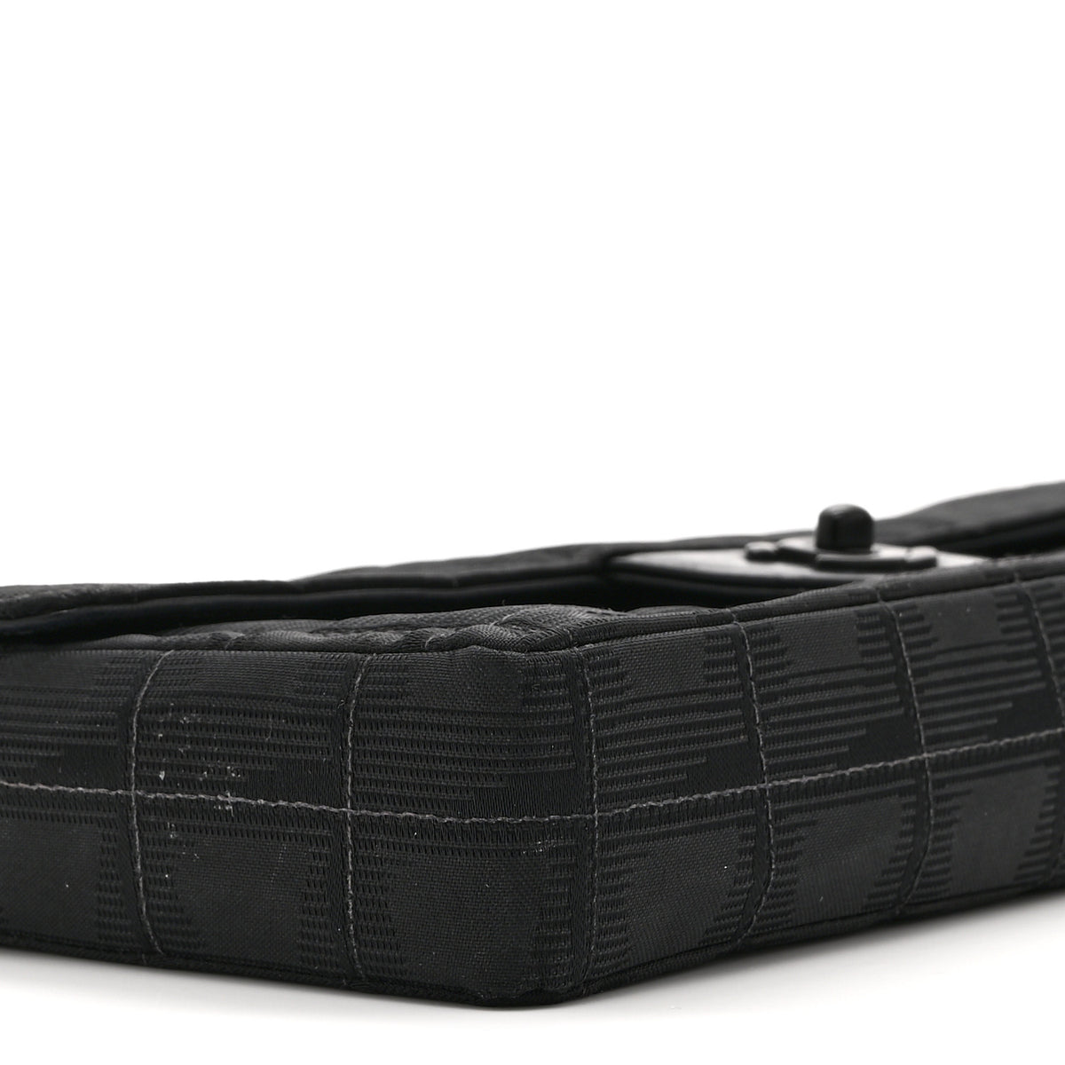Nylon Medium Travel Flap Black