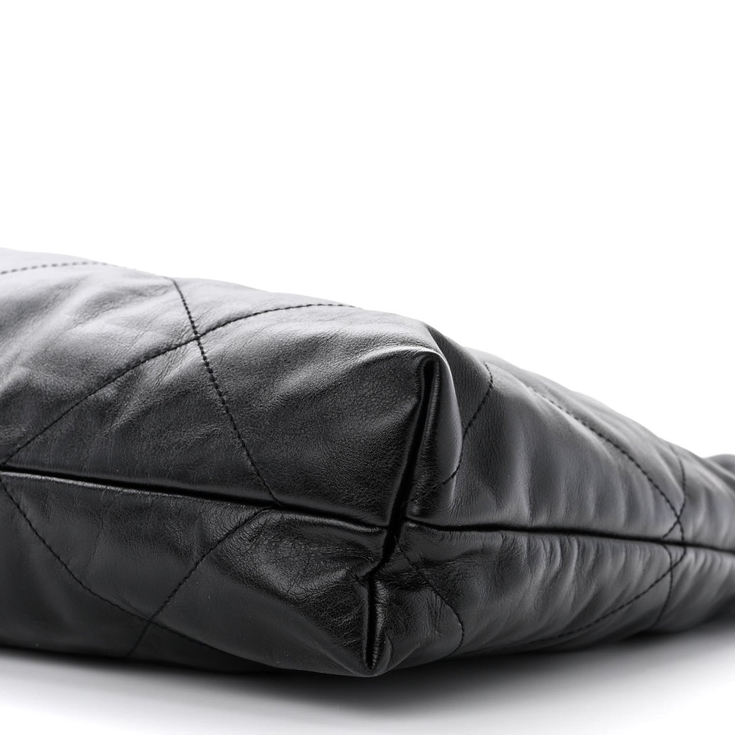 Shiny Calfskin Quilted Chanel 22 Black