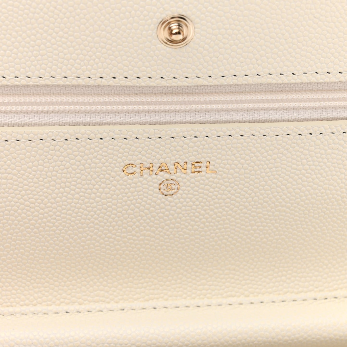 Caviar Quilted Wallet On Chain WOC White
