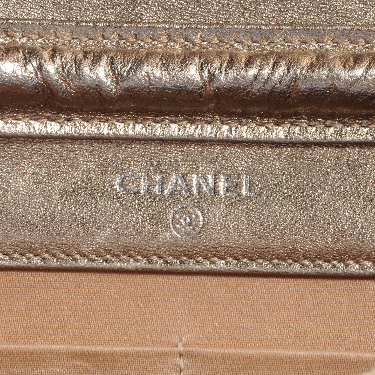 Nylon Travel Wallet On Chain WOC Metallic Gold