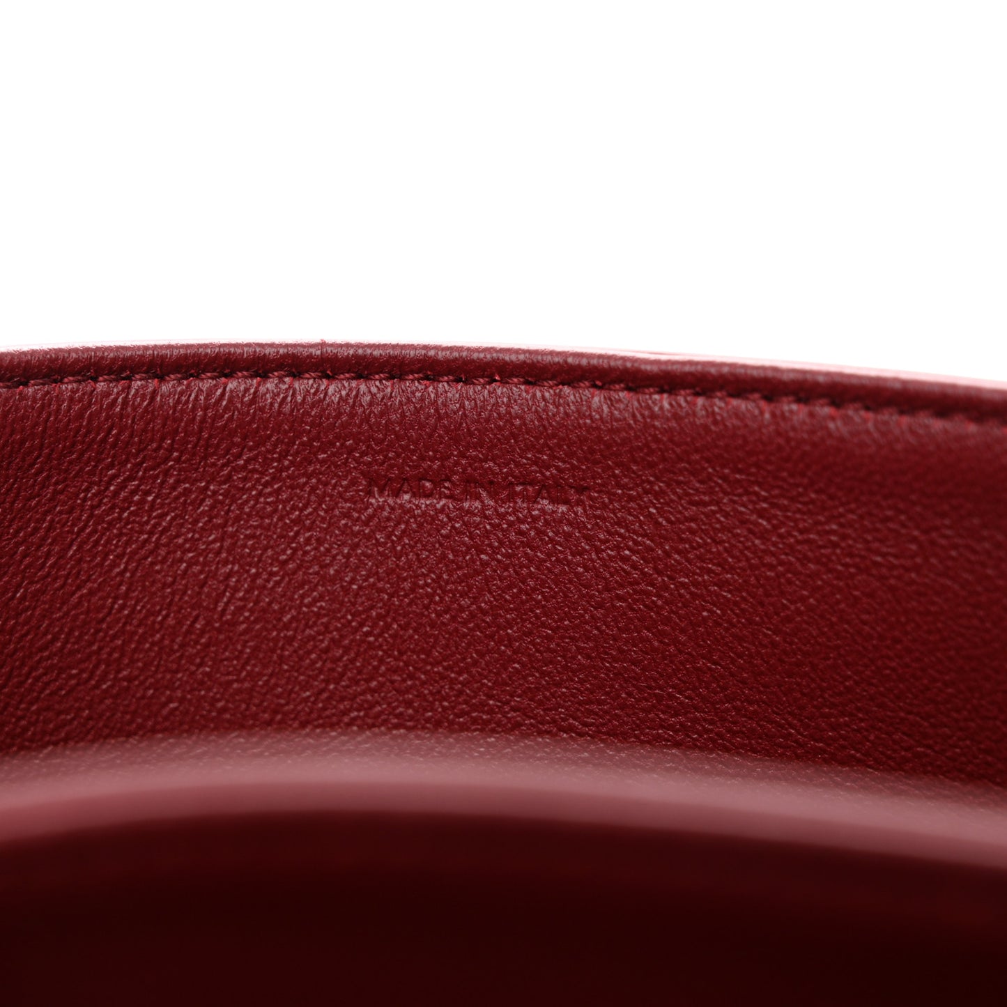 Smooth Calfskin Medium Tabou Carmin