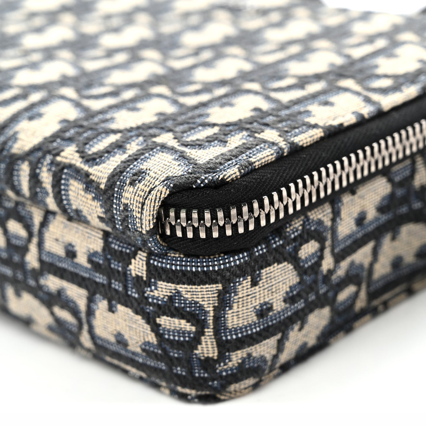 Oblique Messenger Pouch Black