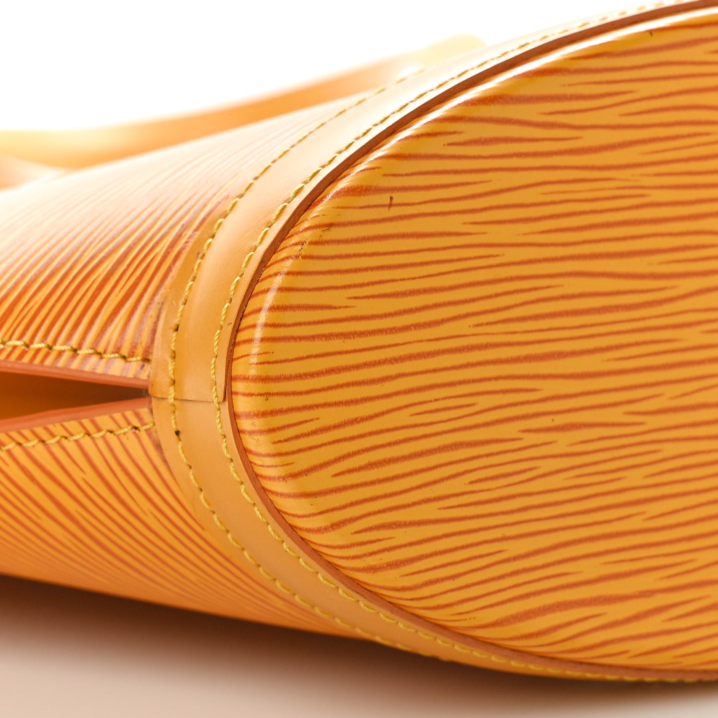 Epi Saint Jacques PM Long Straps Tassil