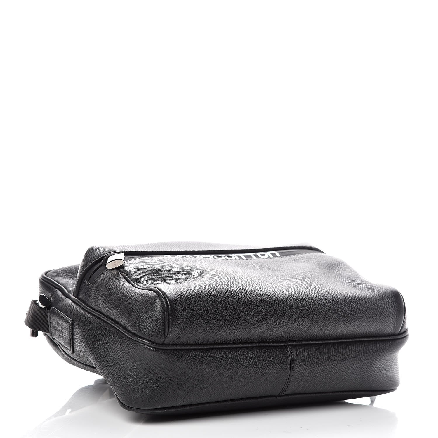 Louis Vuitton Taiga Outdoor Messenger PM Black 4 of 9