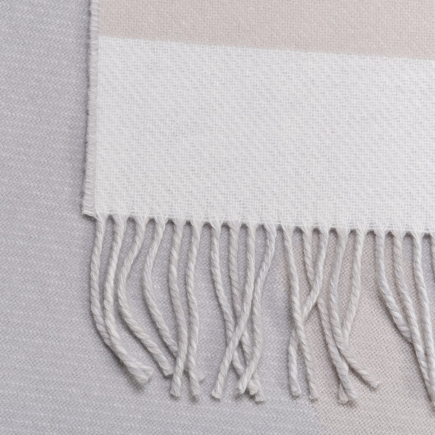 Cashmere Wool Brides De Gala Plaid Blanket Gris Perle