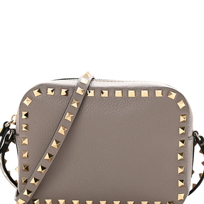 Valentino Garavani Pebbled Calfskin Rockstud Camera Crossbody Bag Poudre 7 of 9