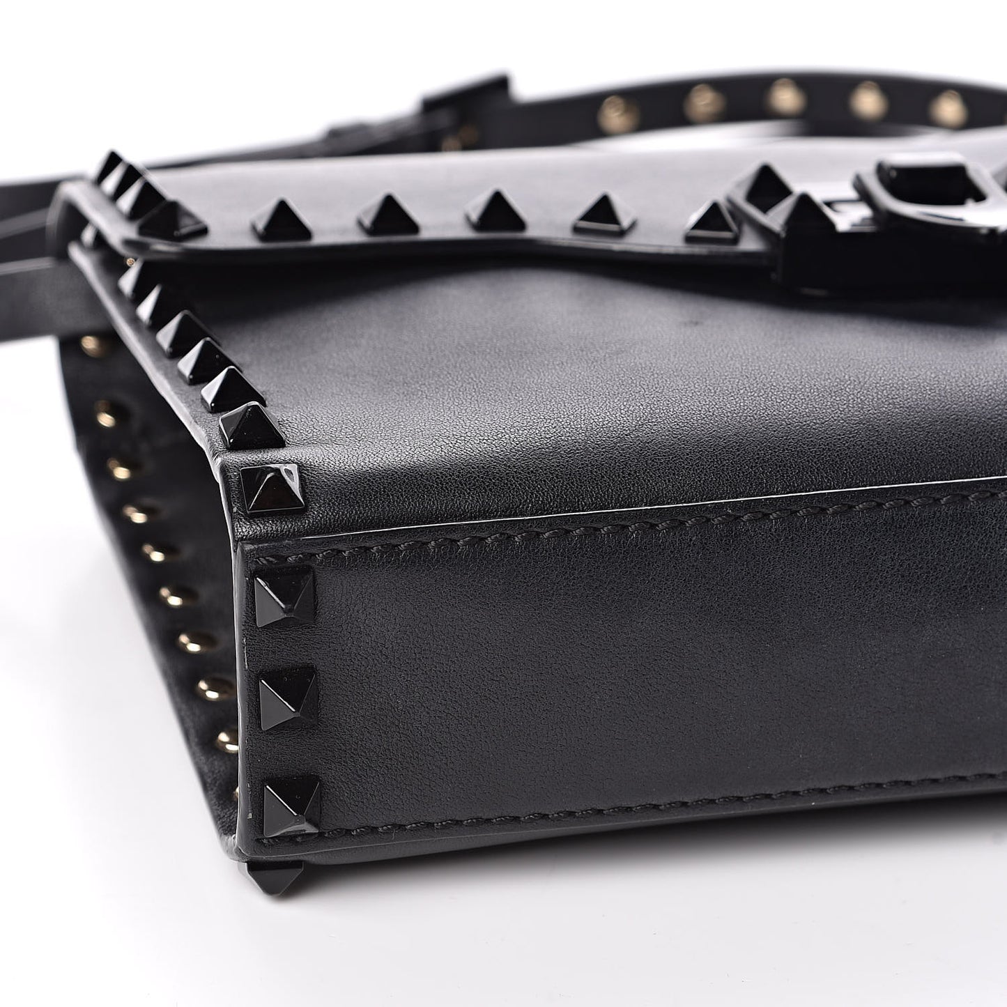 Vitello Monochrome Medium Rockstud Flip Lock Crossbody Bag Black