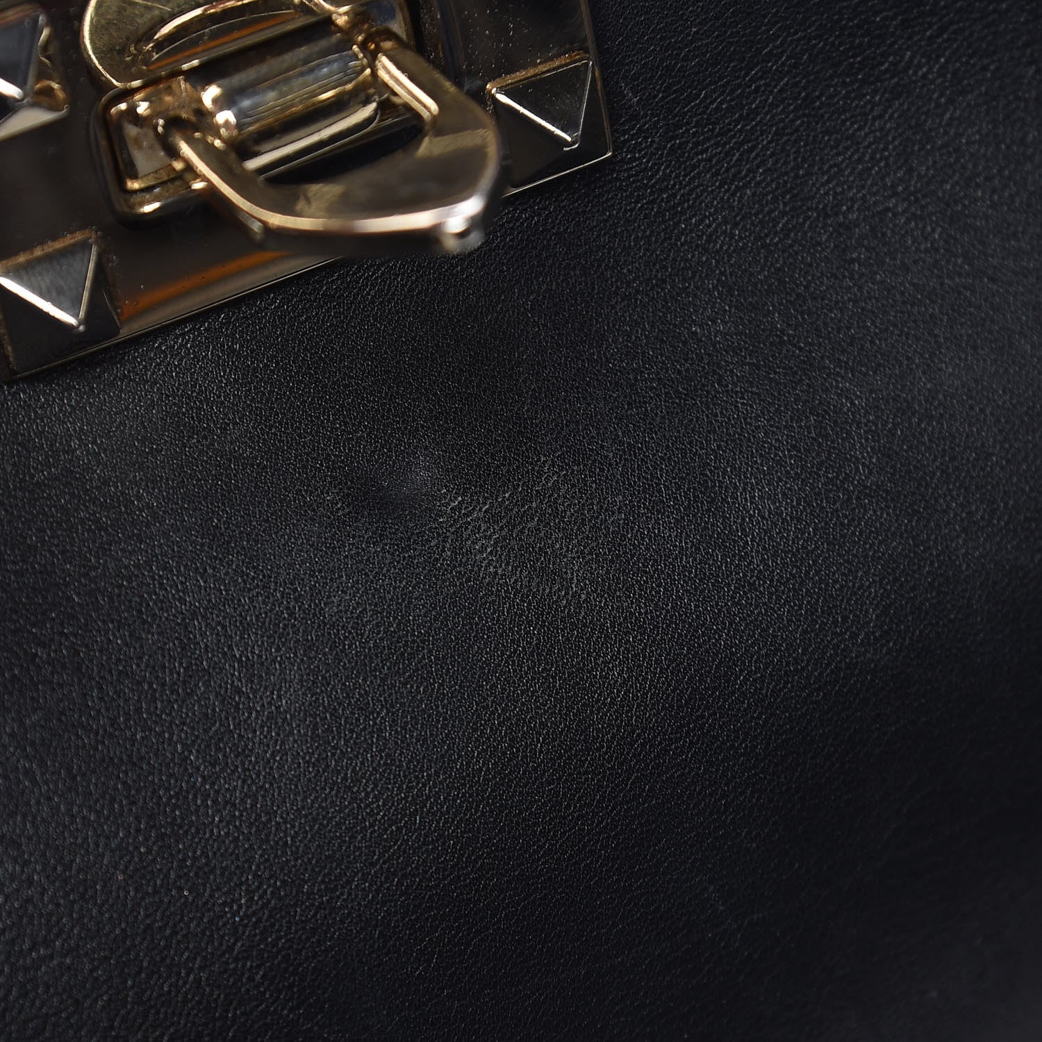 Valentino Garavani Vitello Medium Rockstud Tote Black 15 of 15