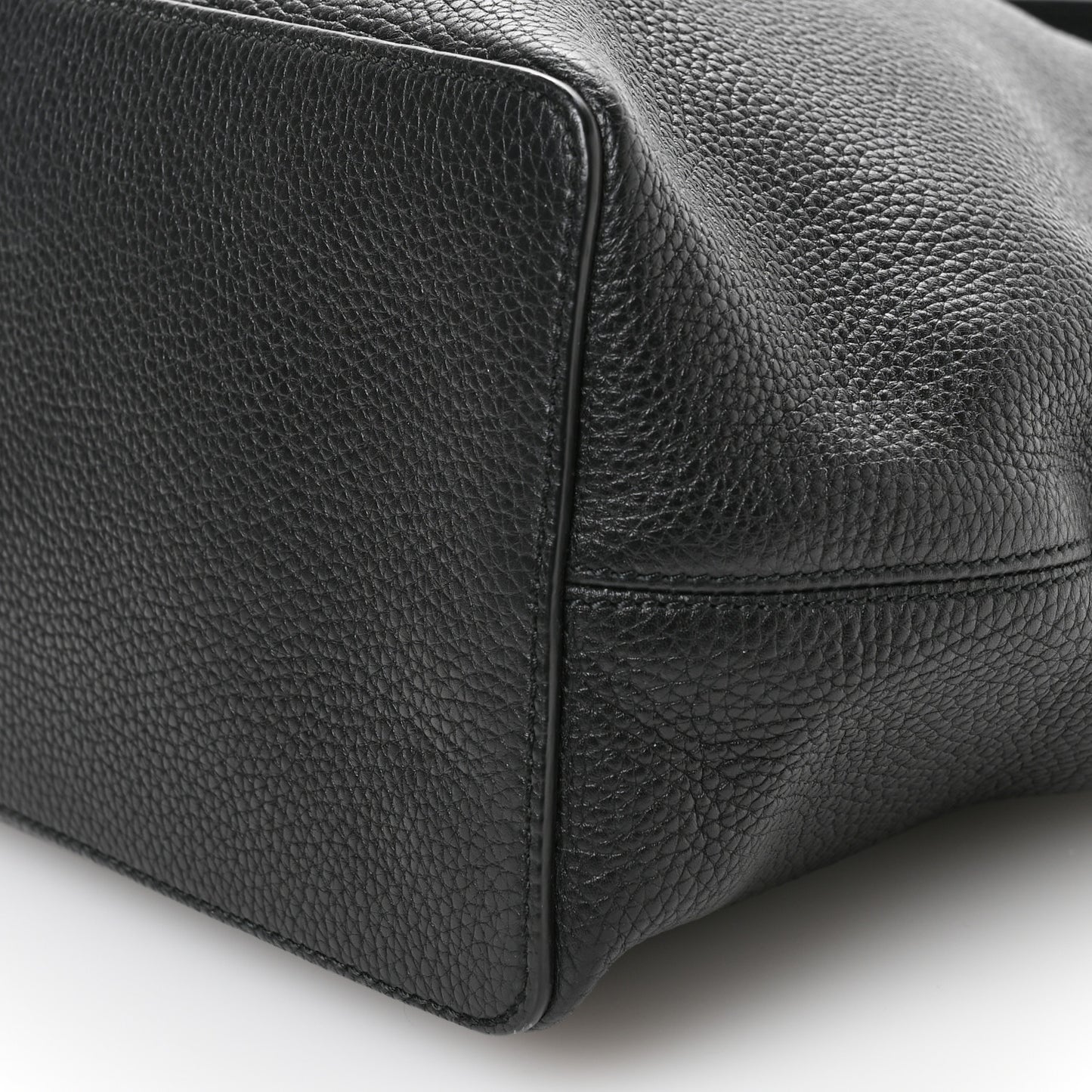 Pebbled Calfskin Large Soho Hobo Black