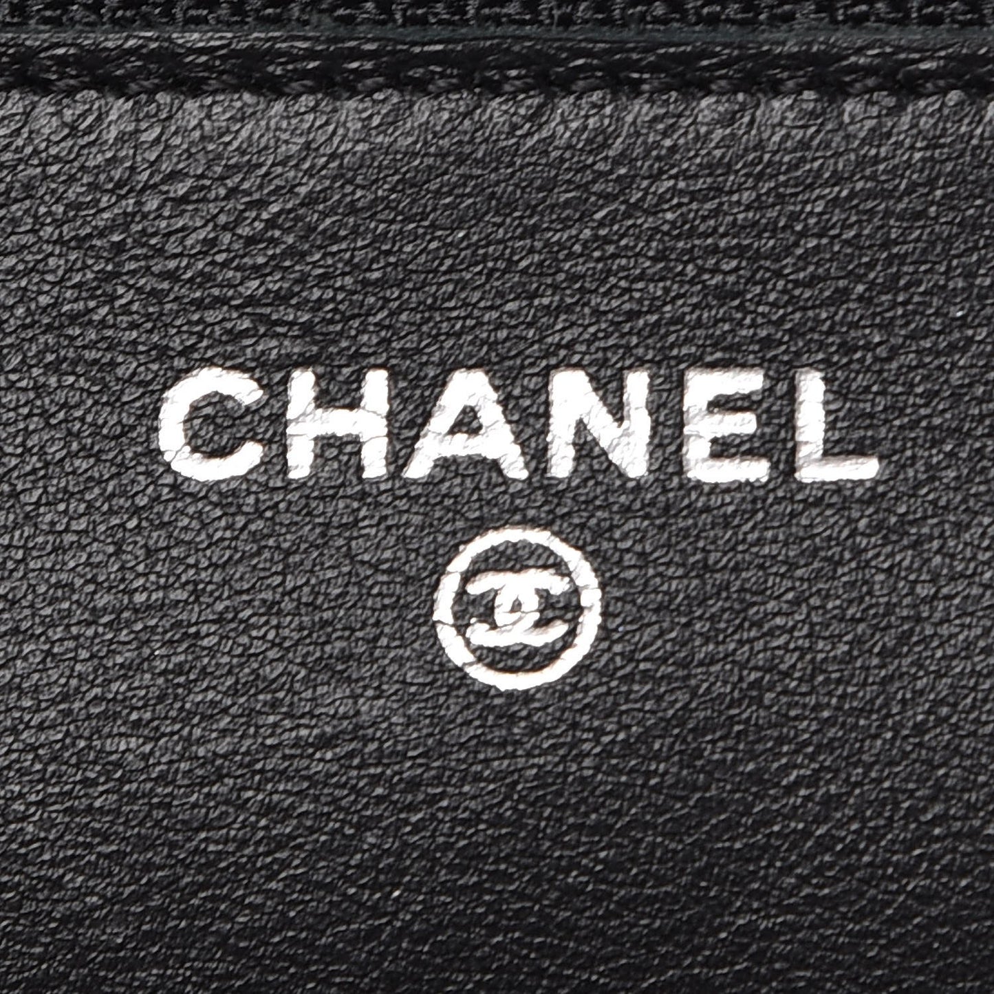 Patent Quilted Wallet On Chain WOC Black