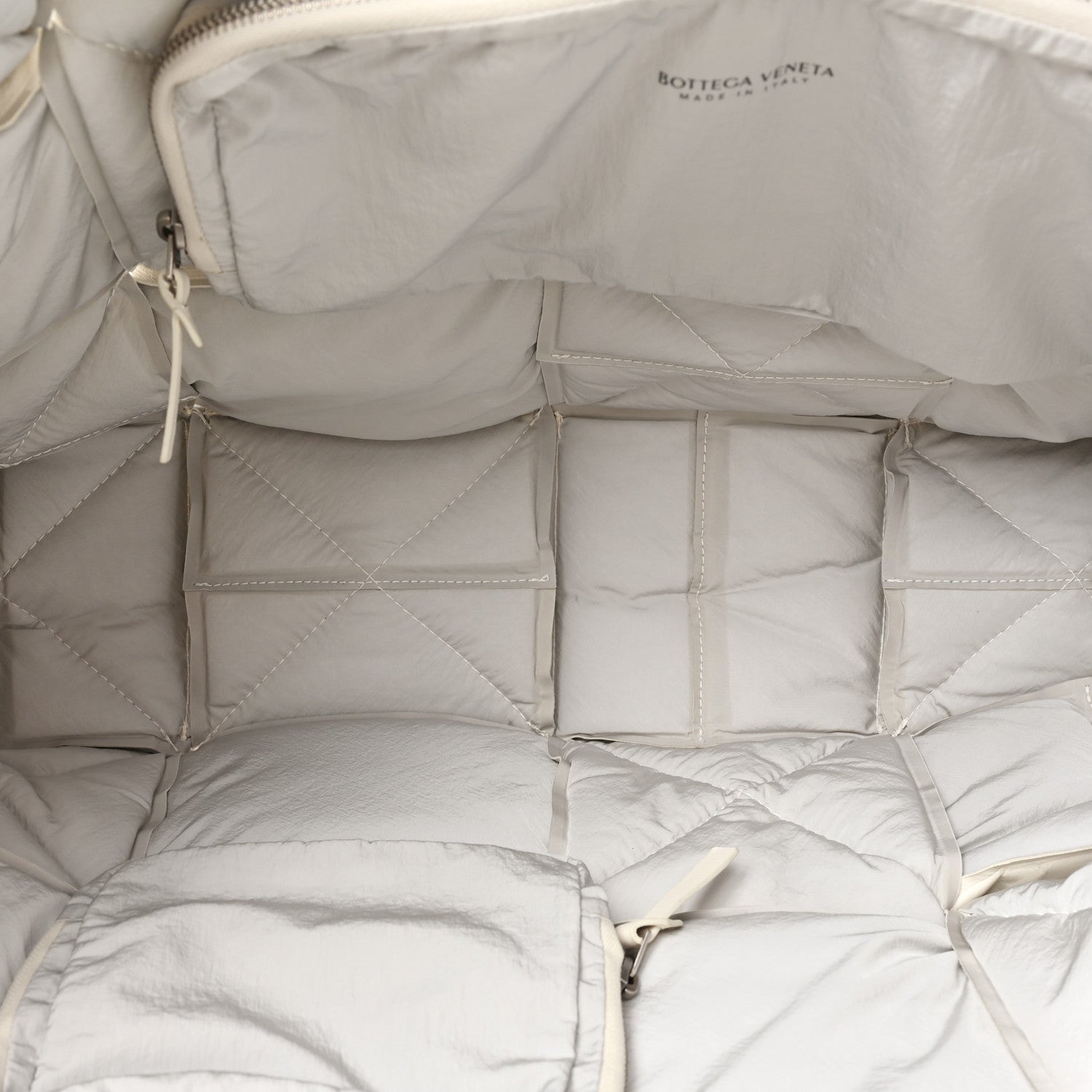 Bottega Veneta Calfskin Maxi Intrecciato BV Squash Tote White 5 of 11