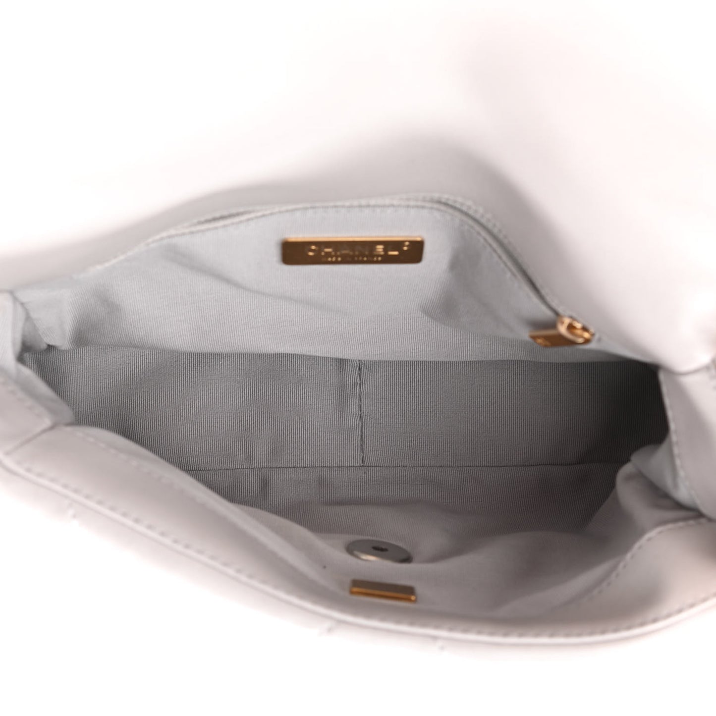 Lambskin Quilted Medium Chanel 19 Flap Grey