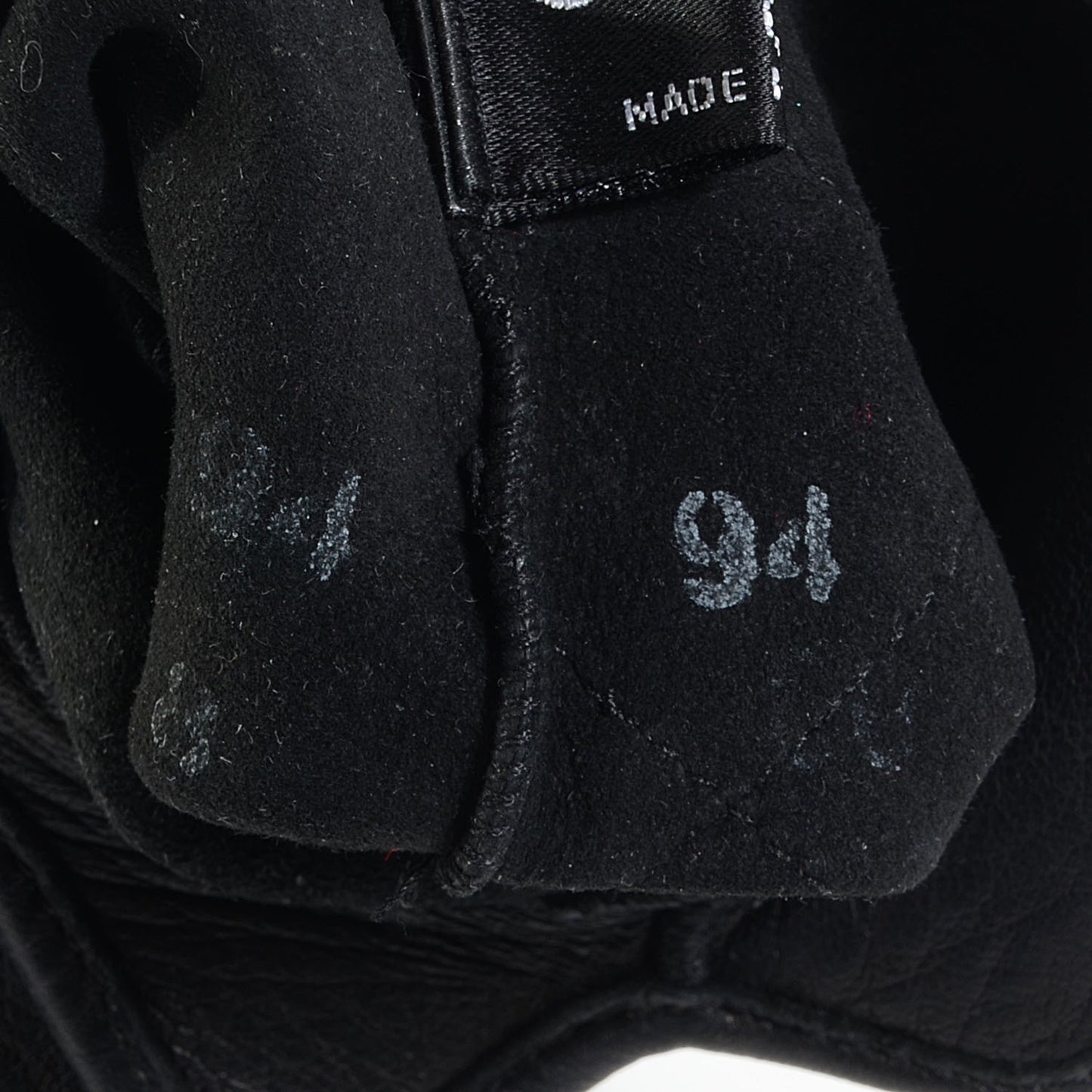Lambskin Quilted CC Gloves Black Size 8