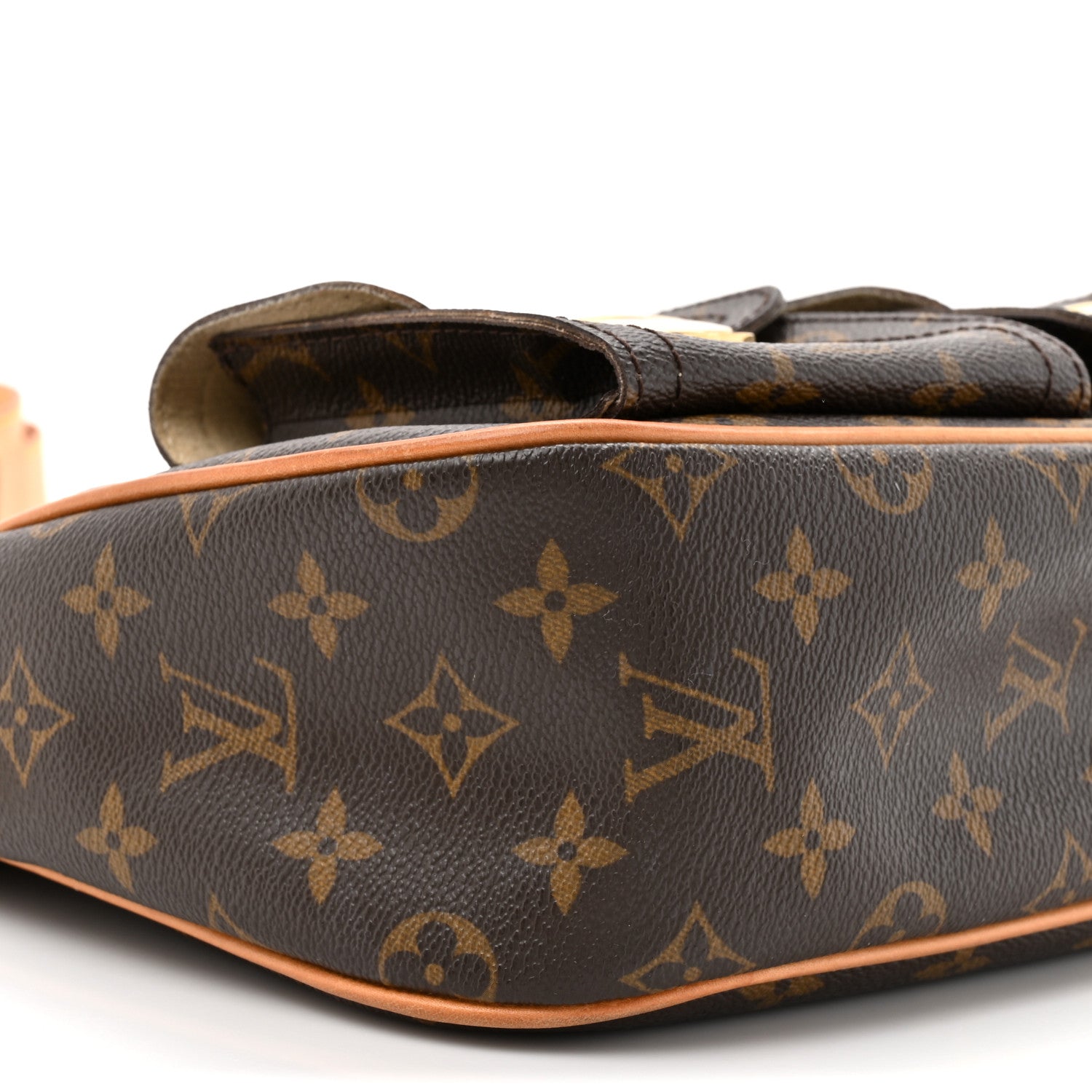 Louis Vuitton Monogram Hudson GM 16 of 31