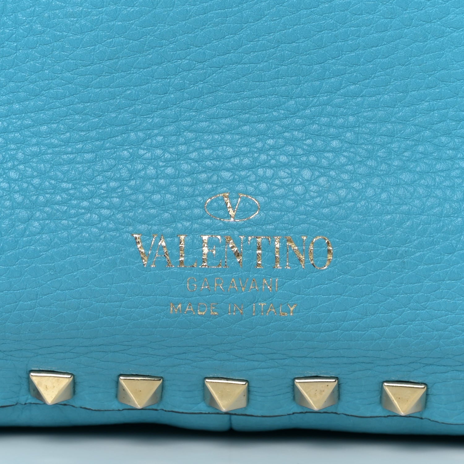 Valentino Garavani Grained Calfskin Medium Rockstud Reversible Tote Parrot Light Cuir 10 of 19
