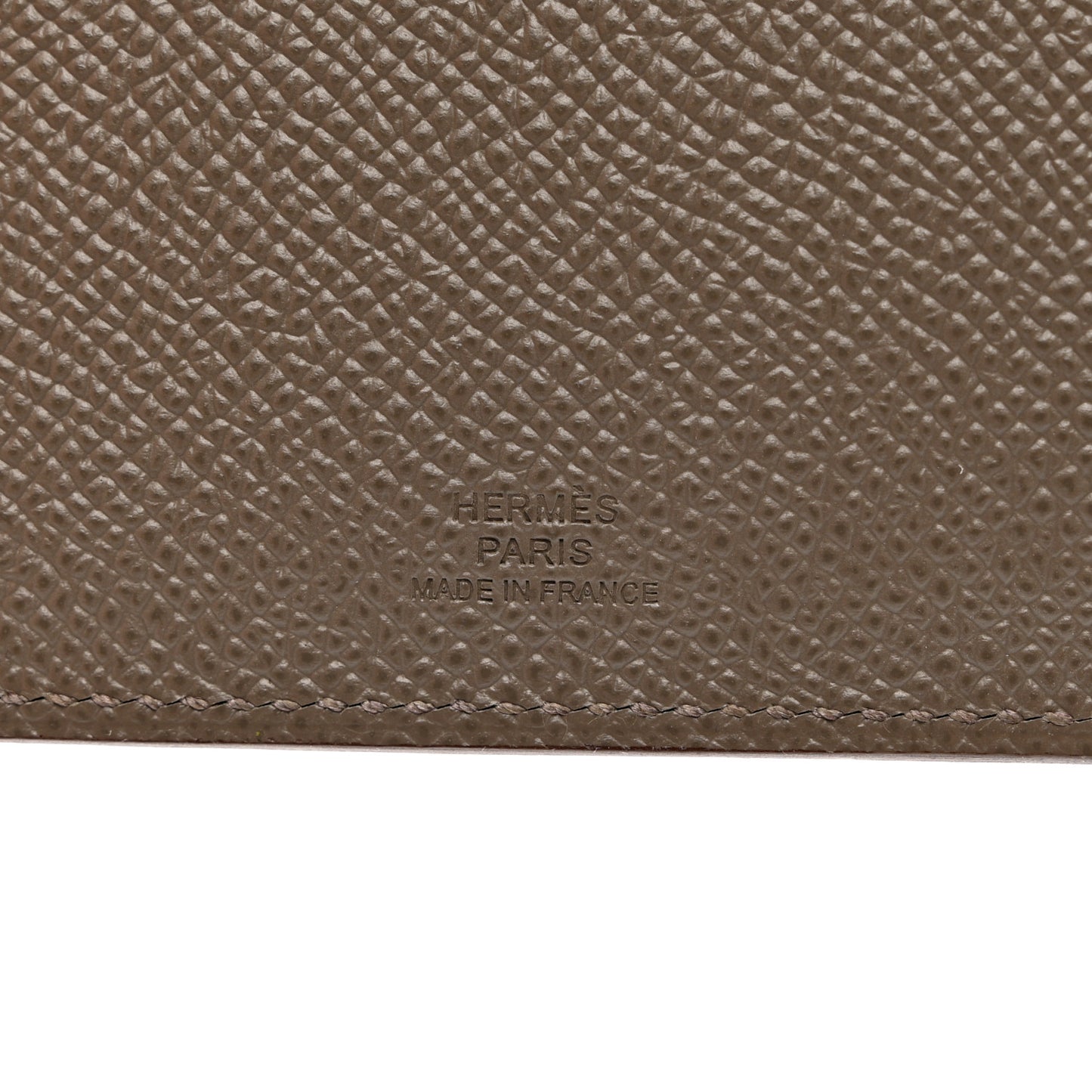 Epsom Tarmac Dot PM Passport Holder Etain Black