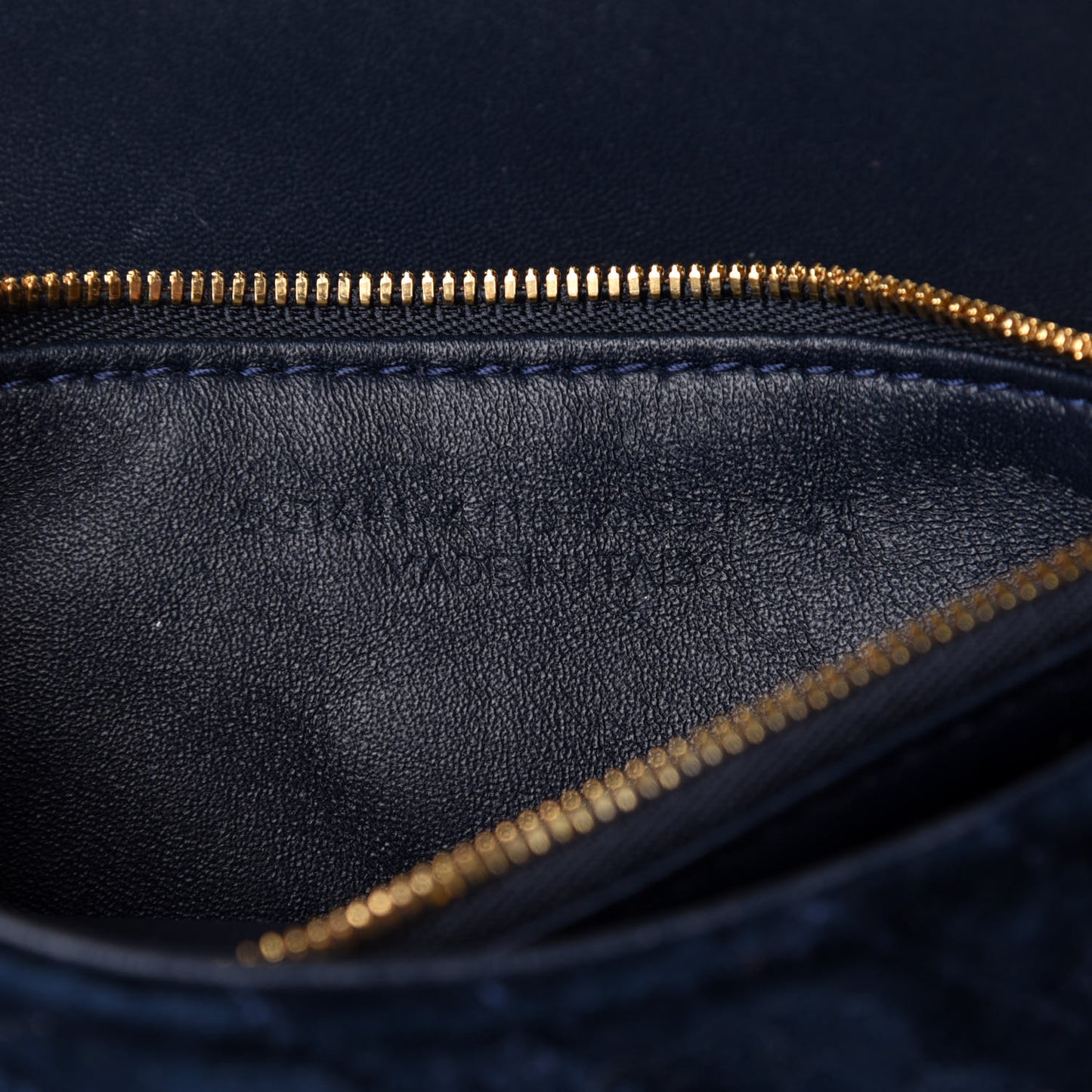 Velvet Logo Matelasse BB Chain Wallet Navy