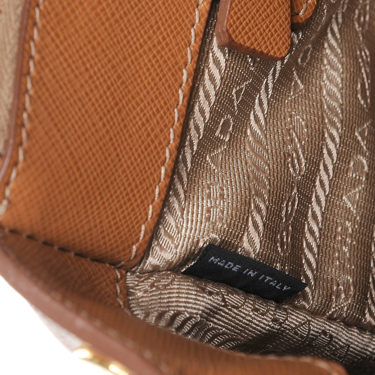 Saffiano Medium Galleria Double Zip Tote Caramel