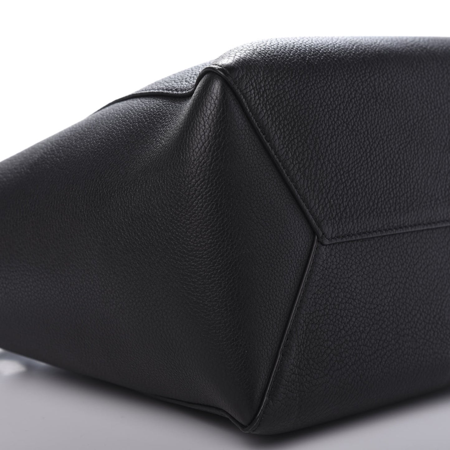 Calfskin Lockme Cabas Black