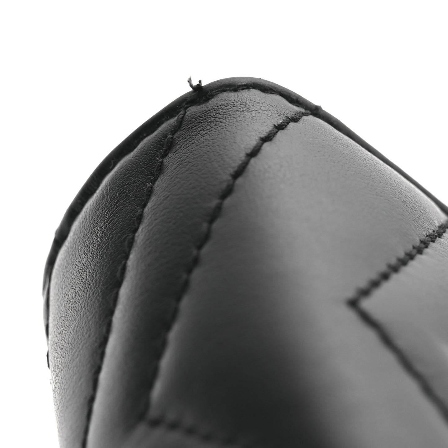 Calfskin Matelasse GG Marmont Chain Wallet Black