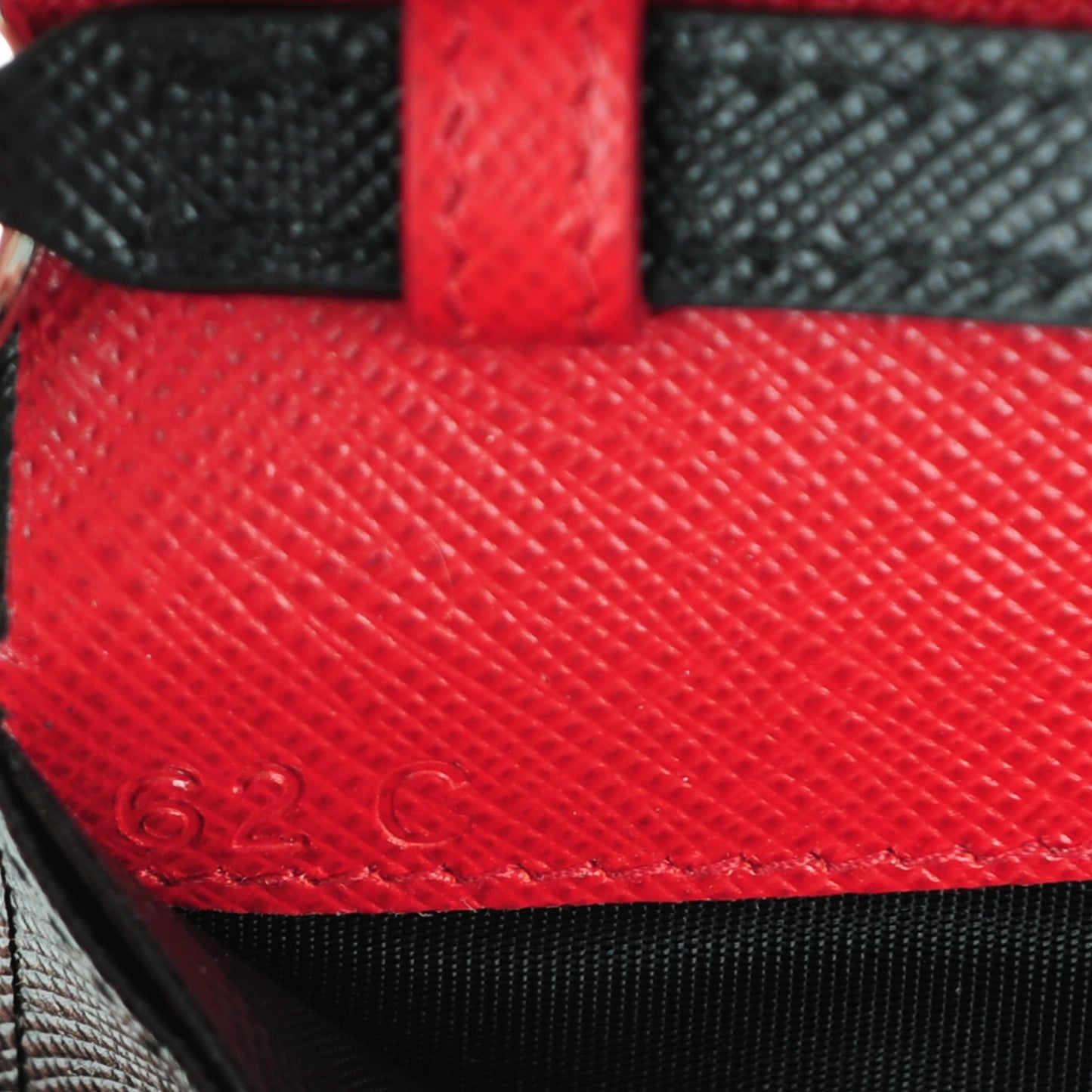 Saffiano Bi-Color Wallet On Chain Nero Black Fuoco