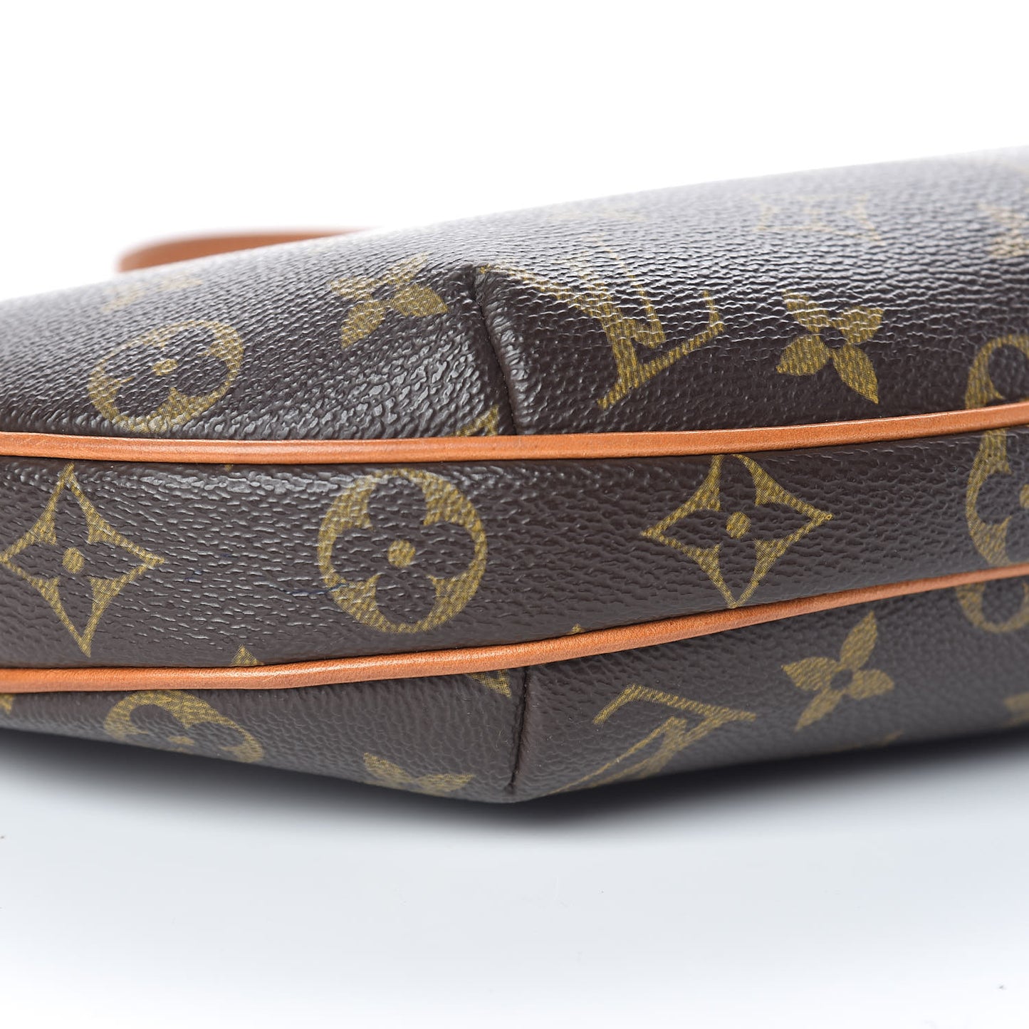 Monogram Croissant PM