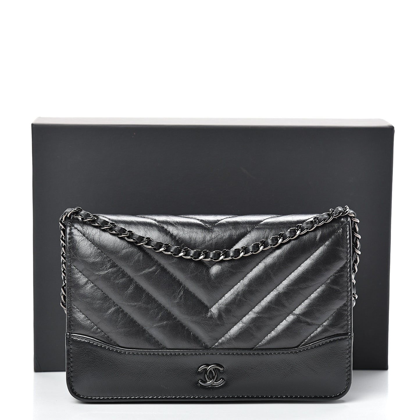 Aged Calfskin Chevron Quilted Gabrielle Wallet On Chain WOC Black