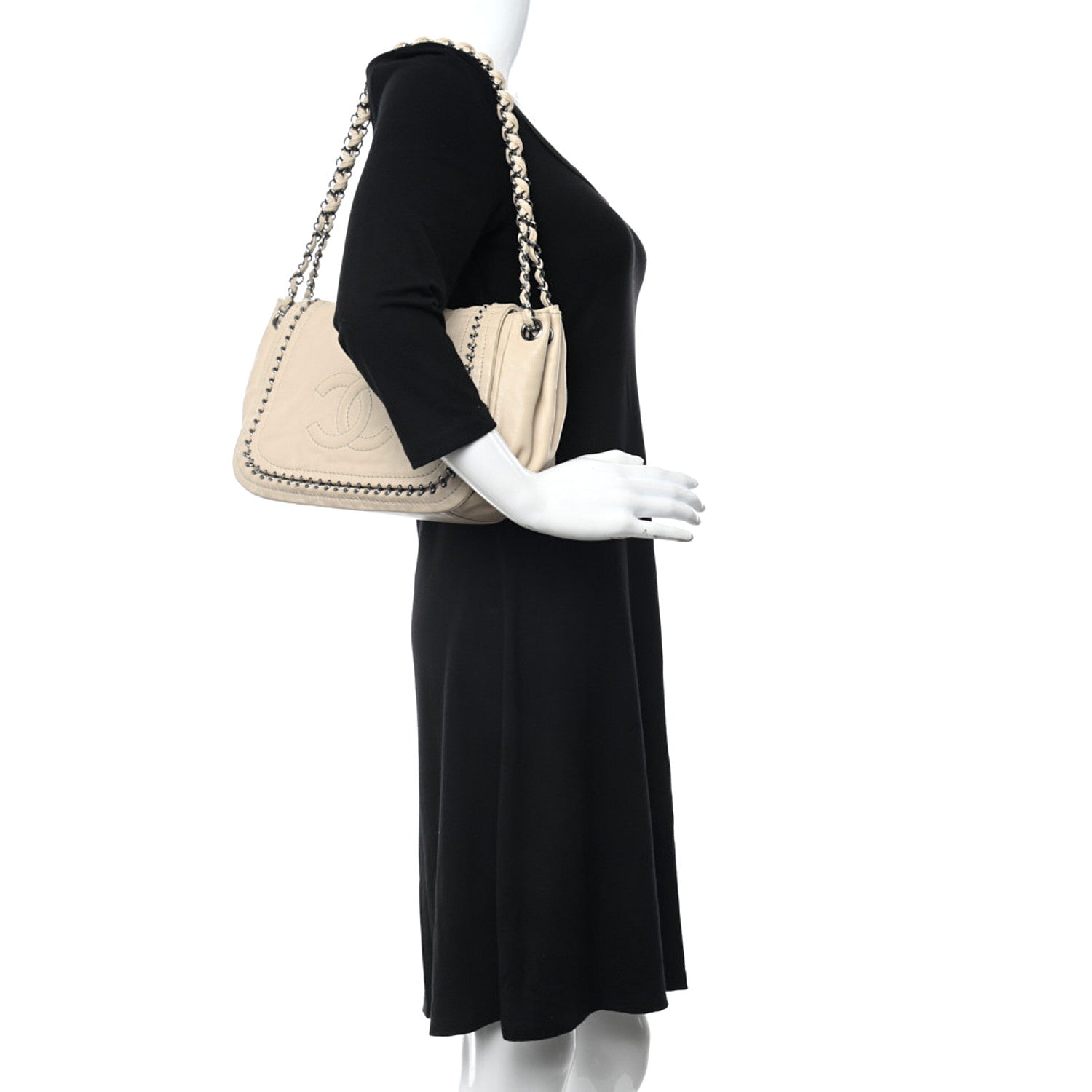 Chanel Smooth Calfskin Luxe Ligne Flap Light Beige 2 of 13