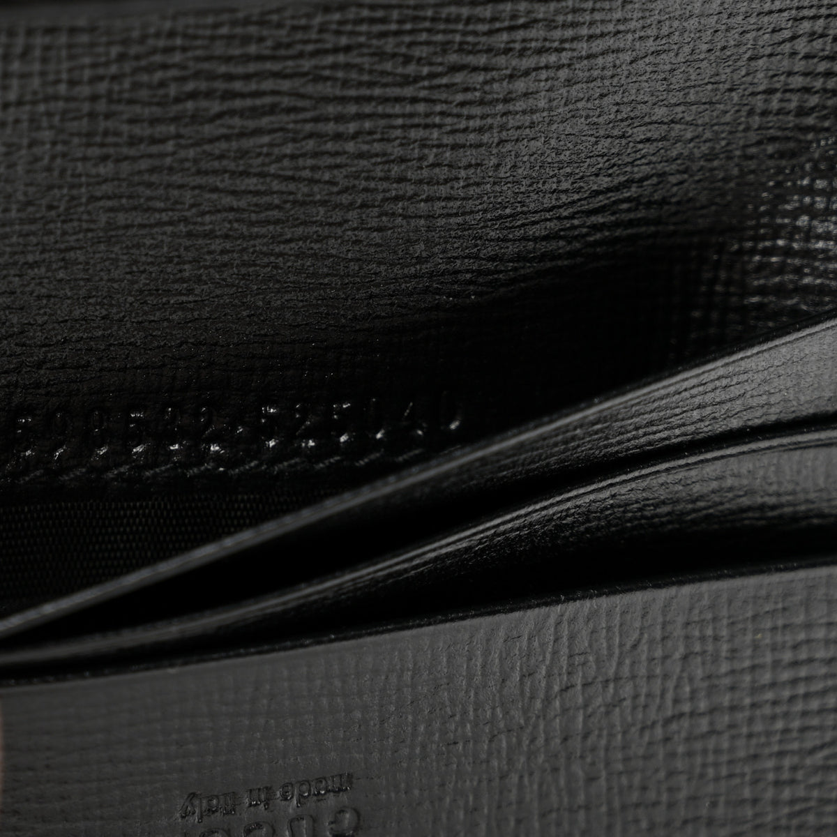 Azalea Calfskin Marina Card Case Black