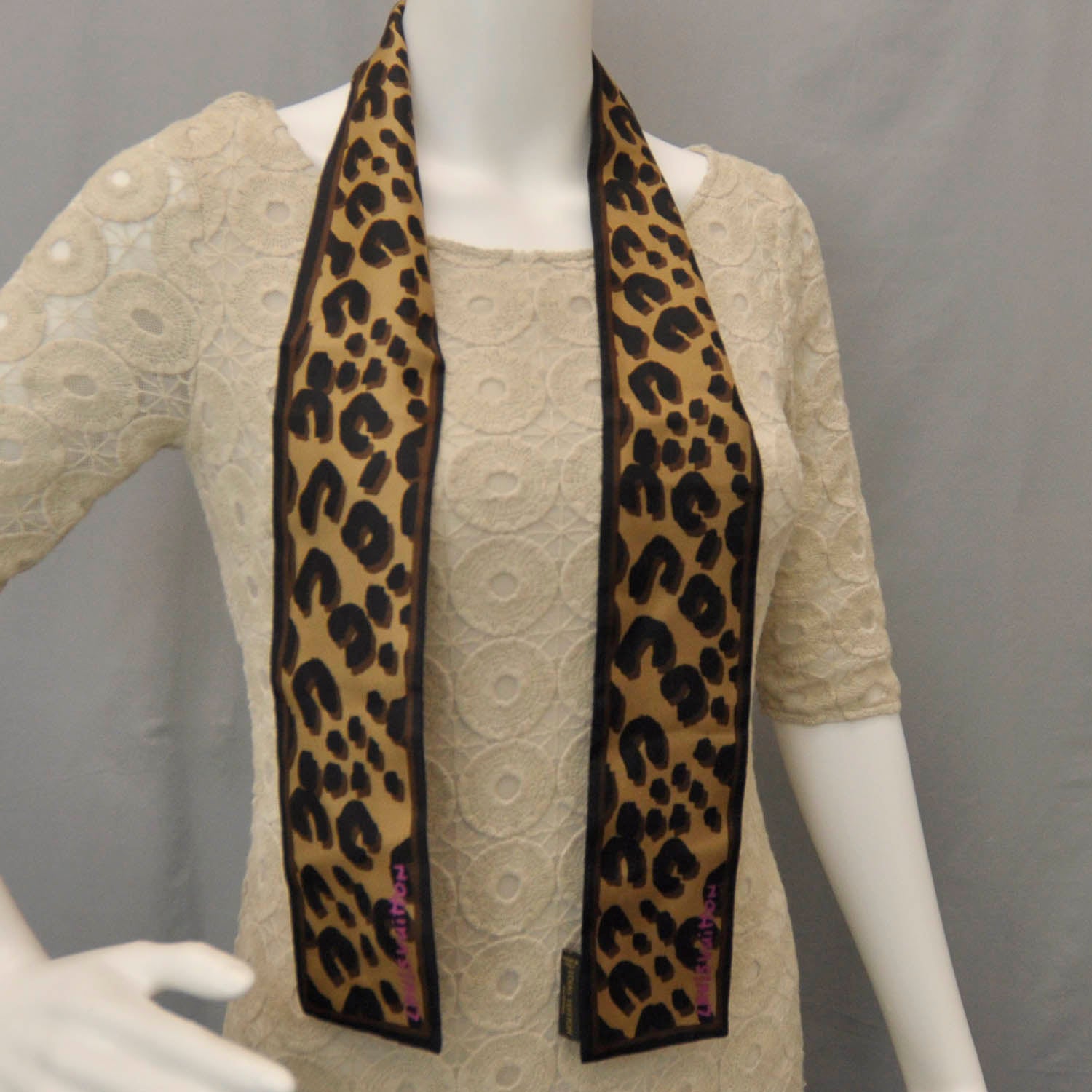 Louis Vuitton Silk Leopard Bandeau Scarf Marron 3 of 3