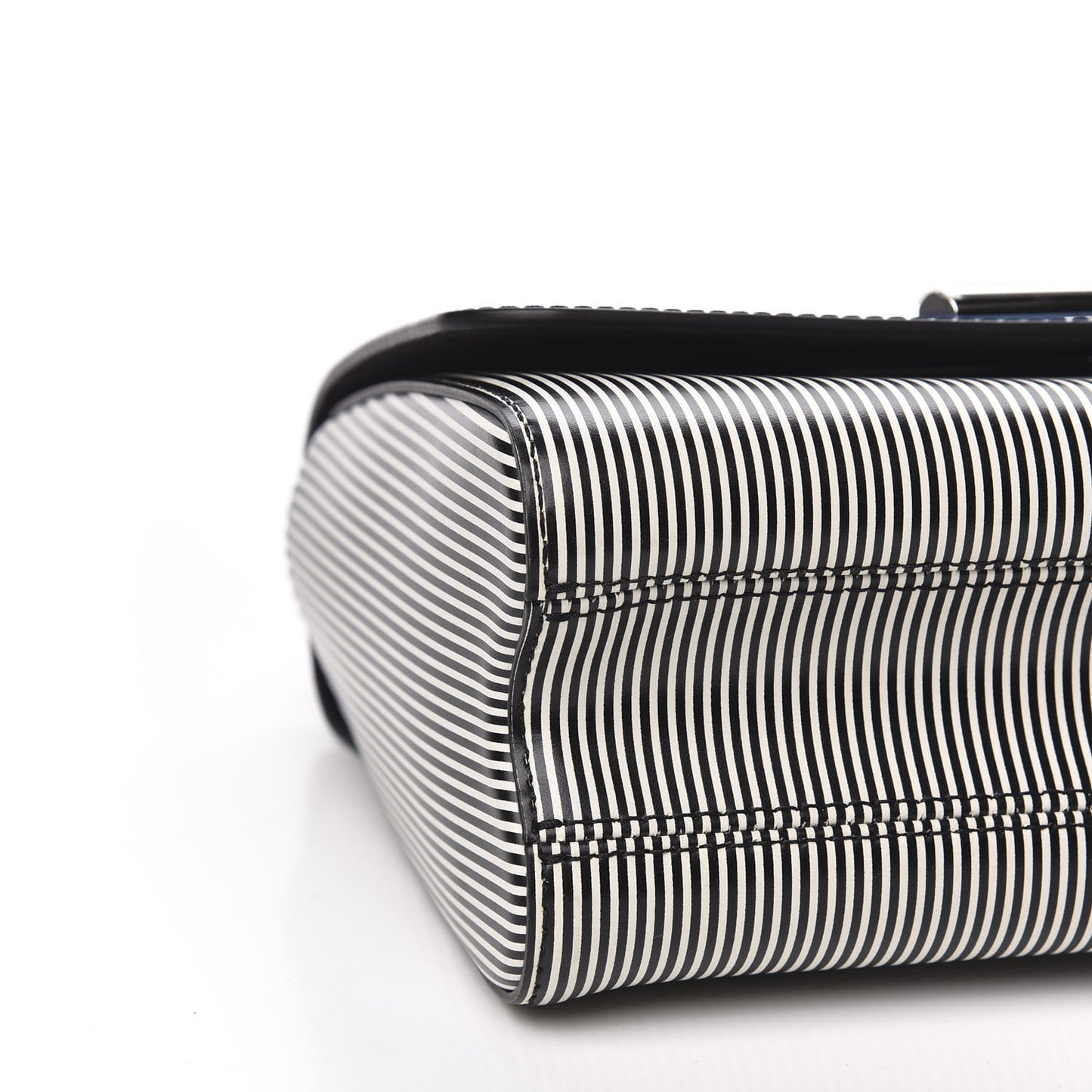 Calfskin Gradient Twist MM Black Toledo