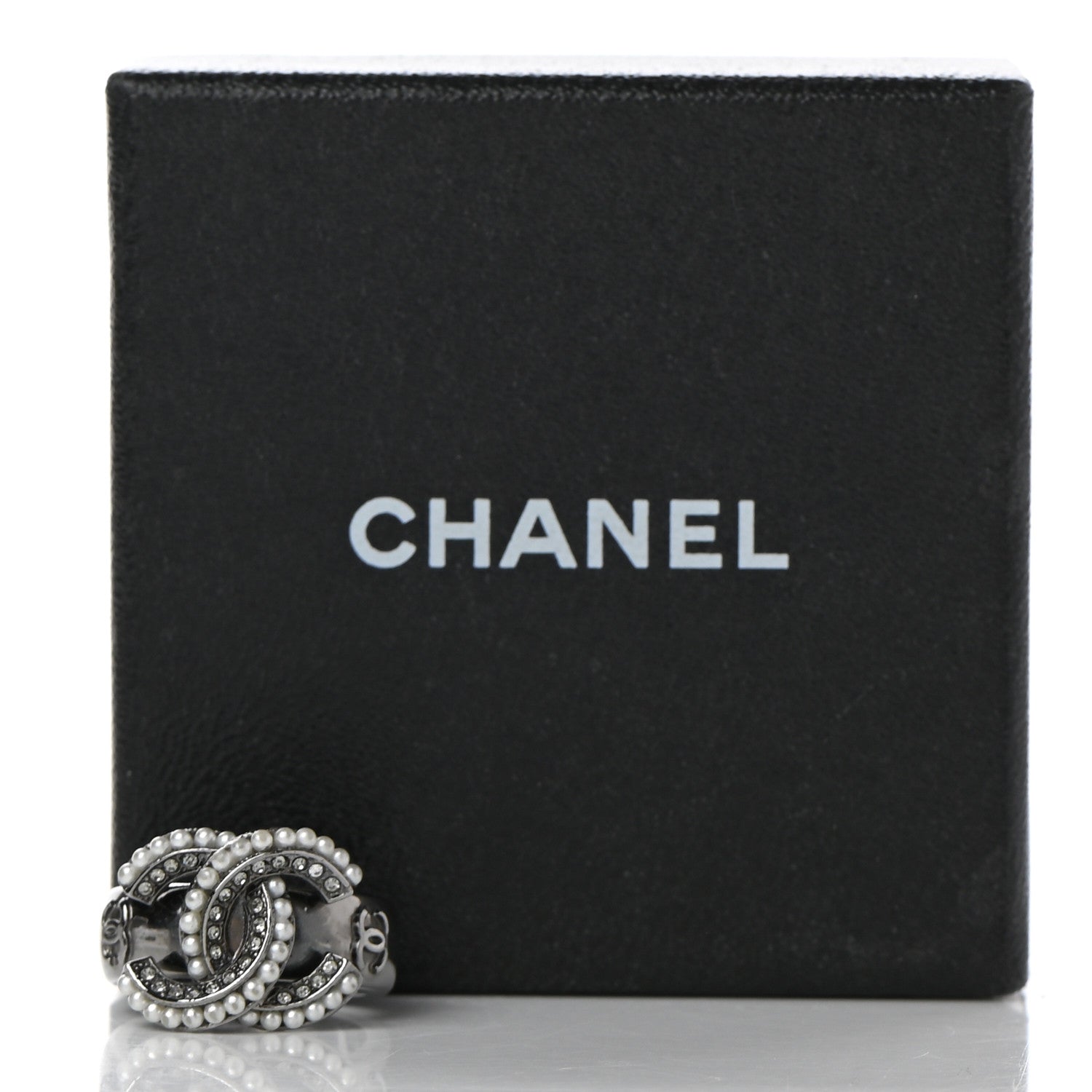 Chanel Crystal Pearl CC Ring 6.5 Silver 6 of 6