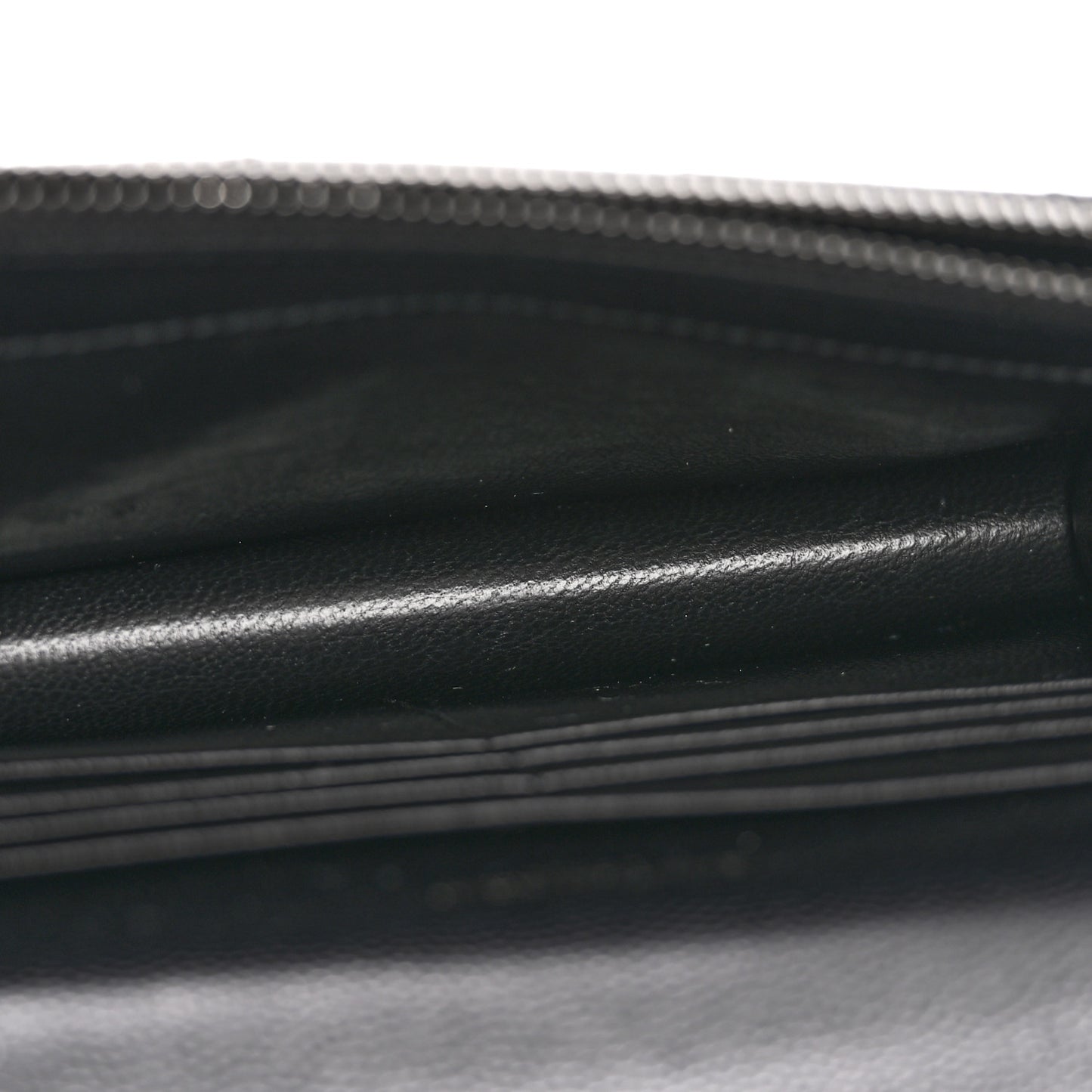 Grain De Poudre Matelasse Chevron Monogram Monochrome Envelope Chain Wallet Black